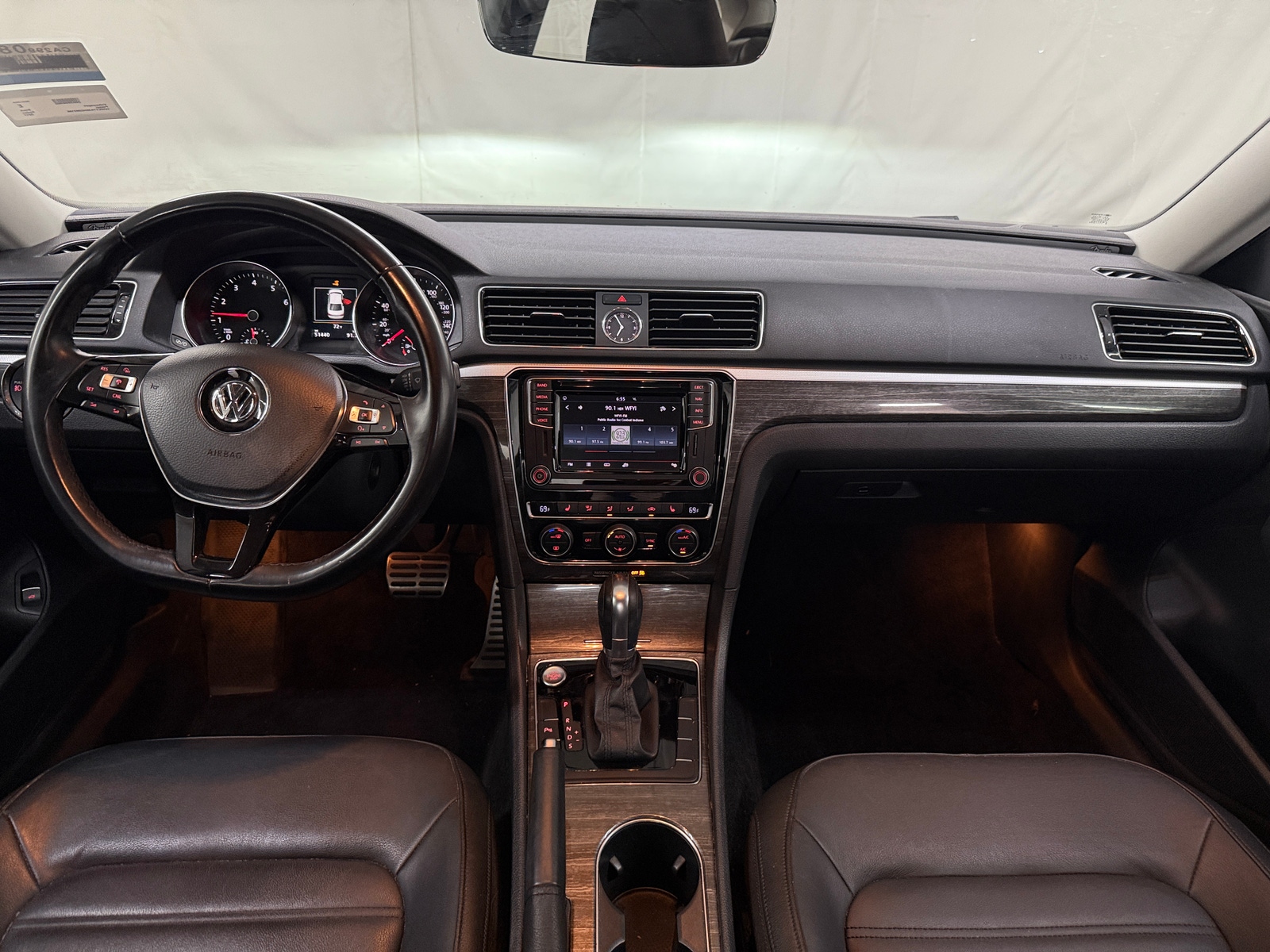 Thumbnail: 2017 Volkswagen Passat - 2