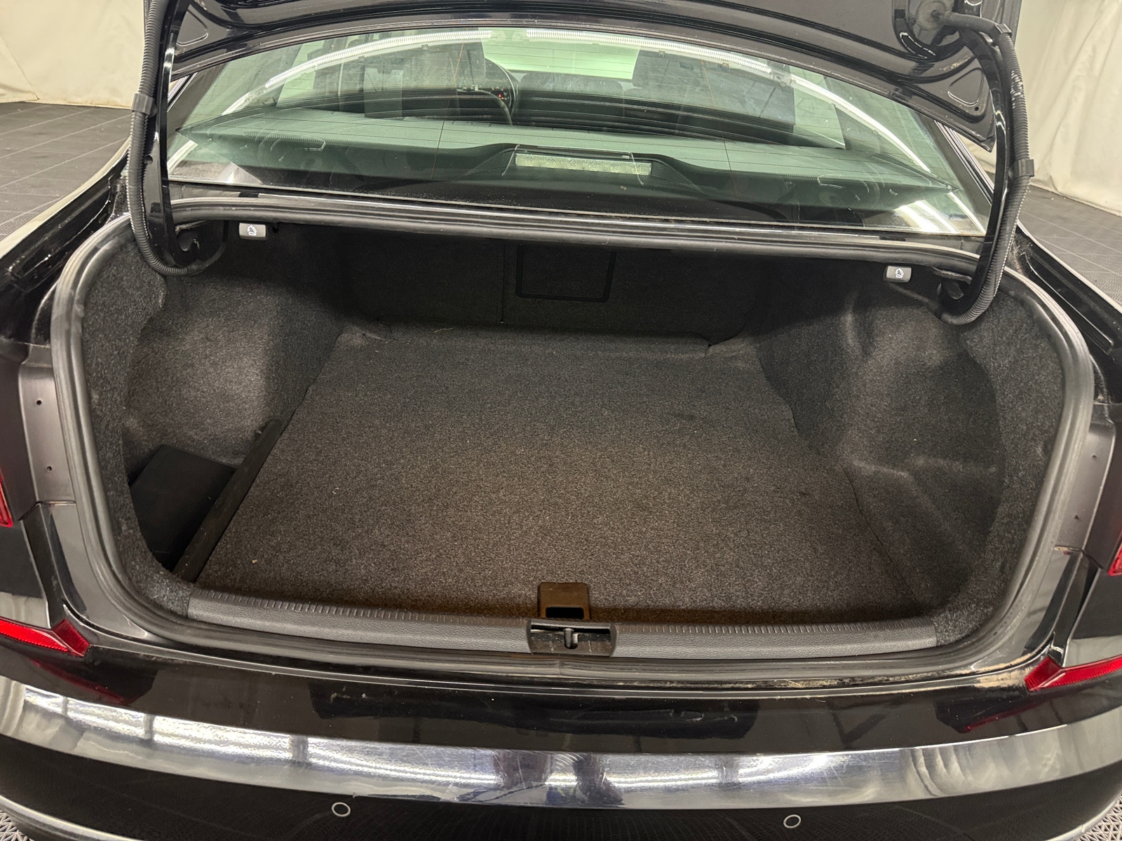 Thumbnail: 2017 Volkswagen Passat - 6