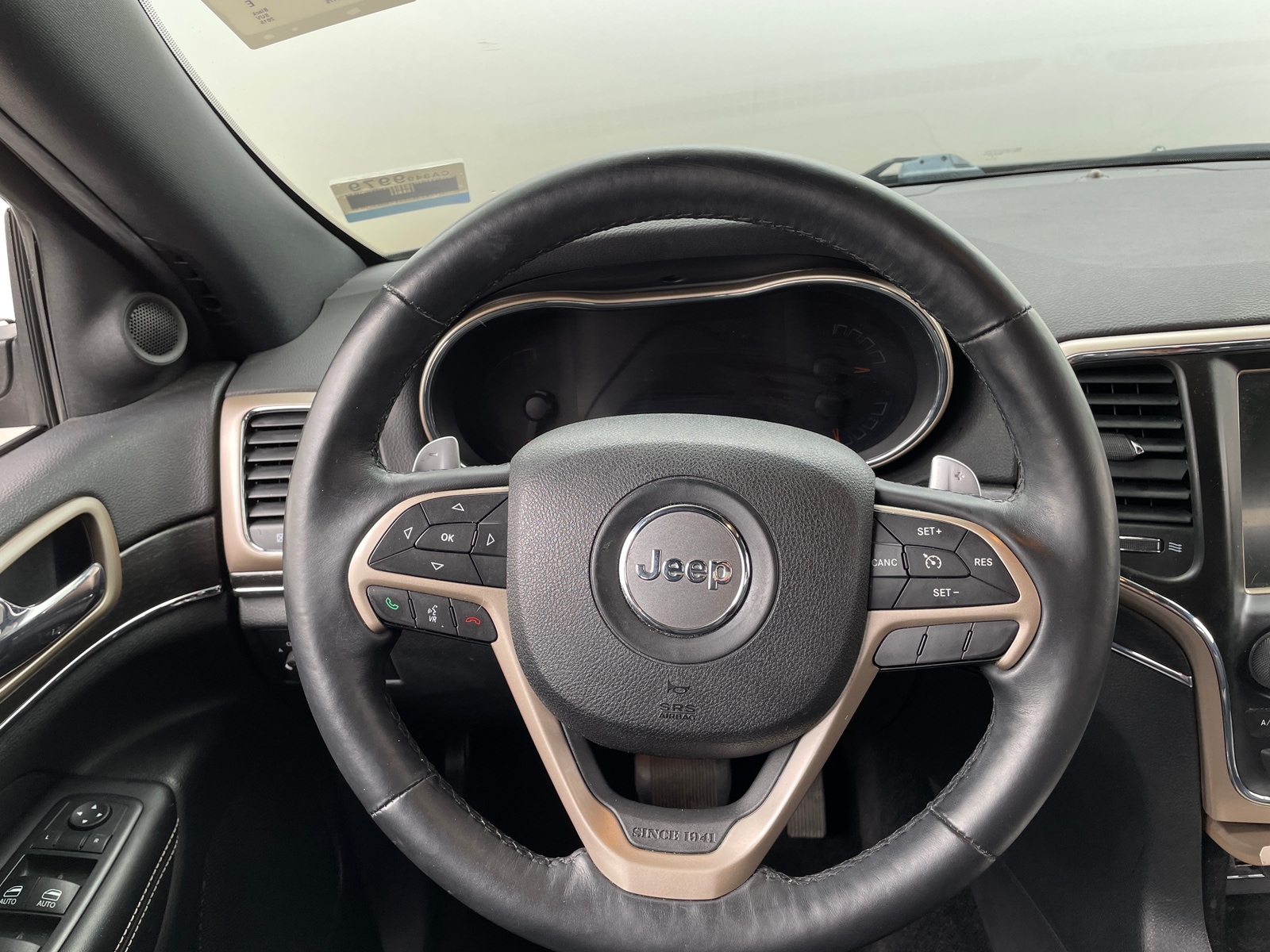 Thumbnail: 2015 Jeep Grand Cherokee - 4