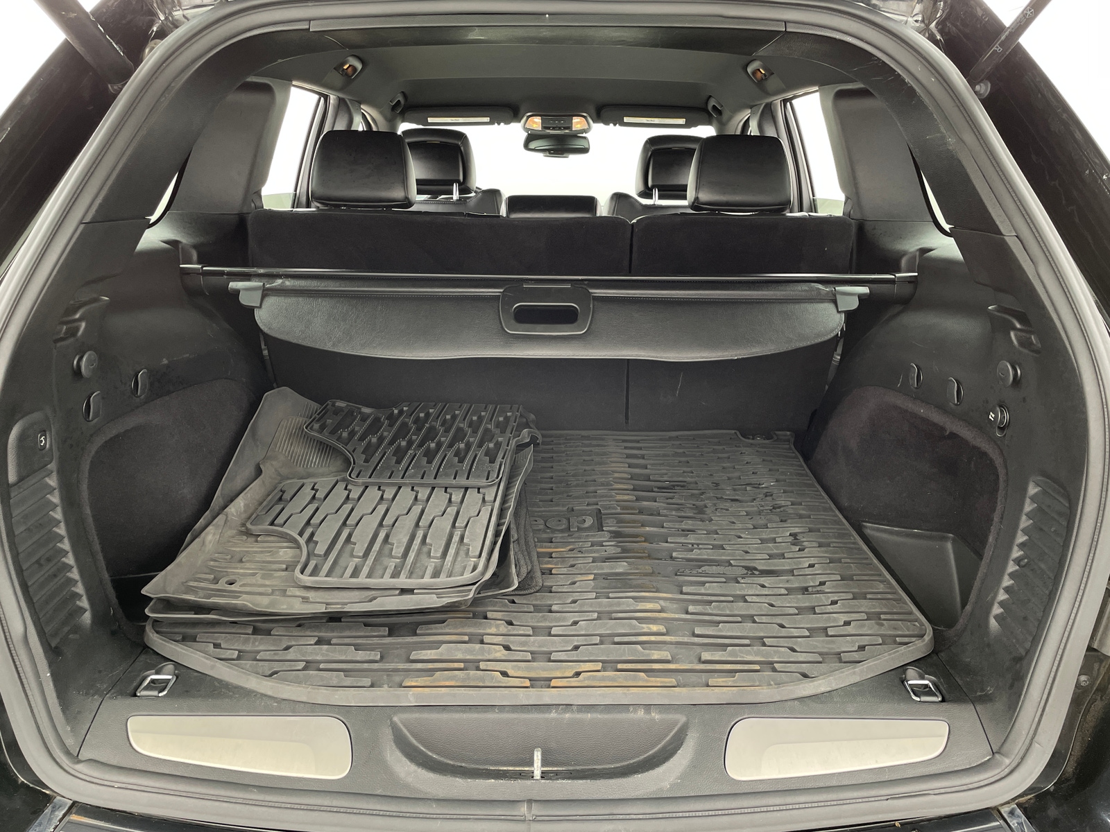 Thumbnail: 2015 Jeep Grand Cherokee - 6