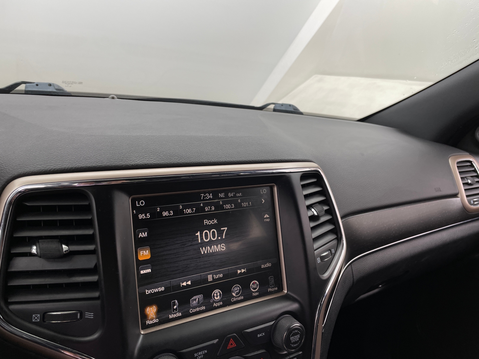 Thumbnail: 2015 Jeep Grand Cherokee - 3