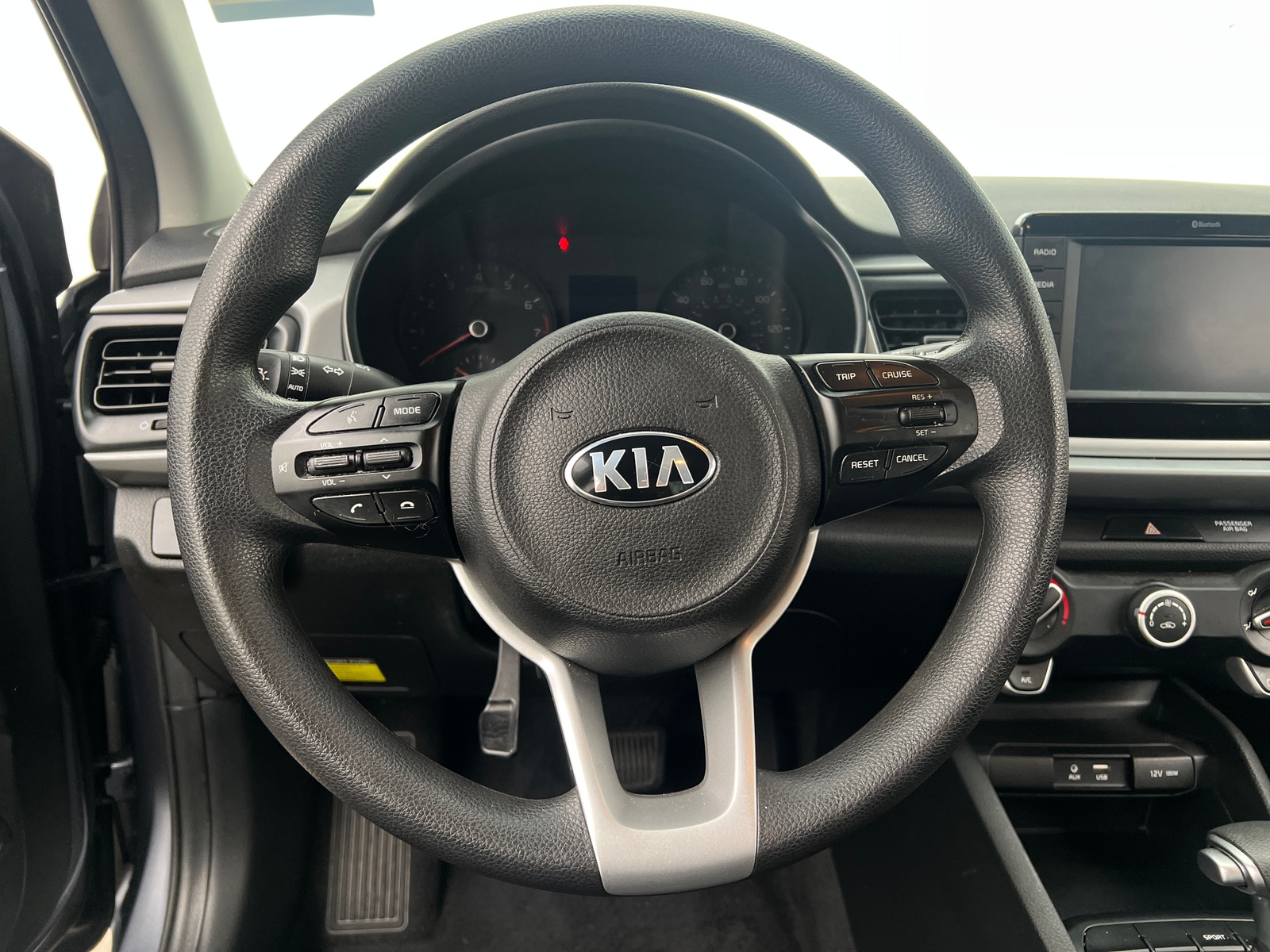 Thumbnail: 2020 Kia Rio - 5