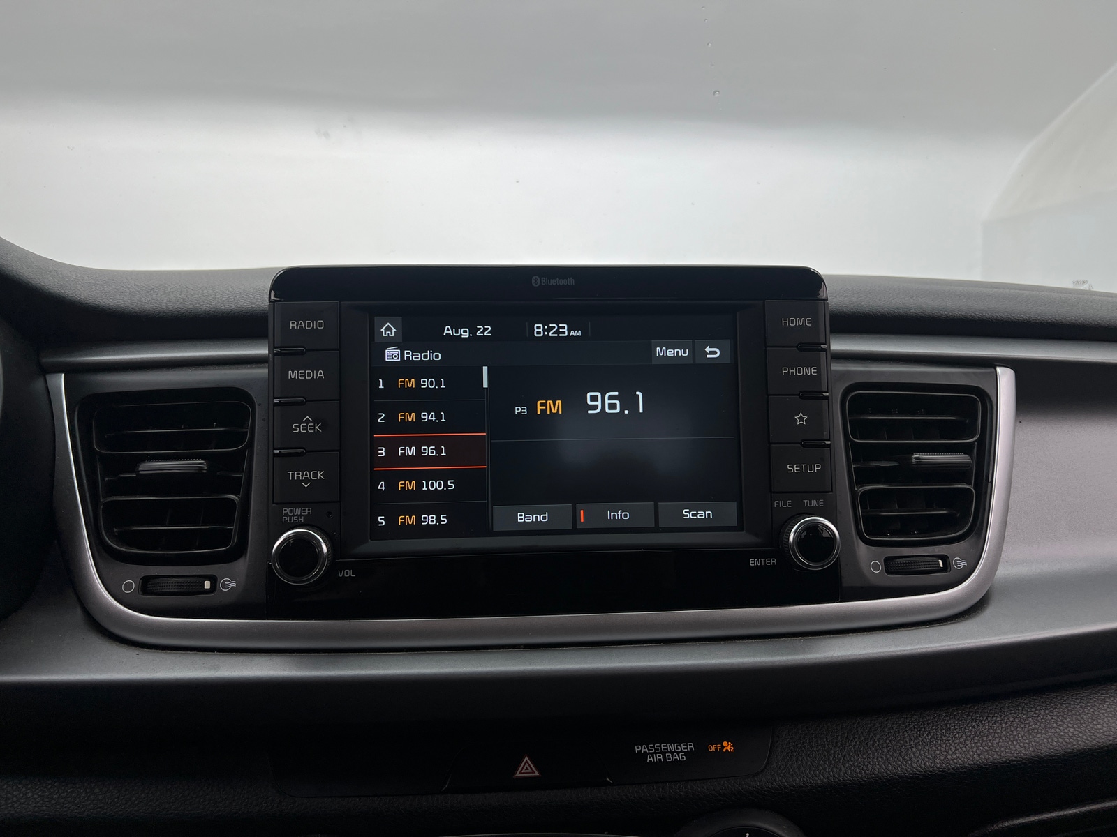 Thumbnail: 2020 Kia Rio - 4