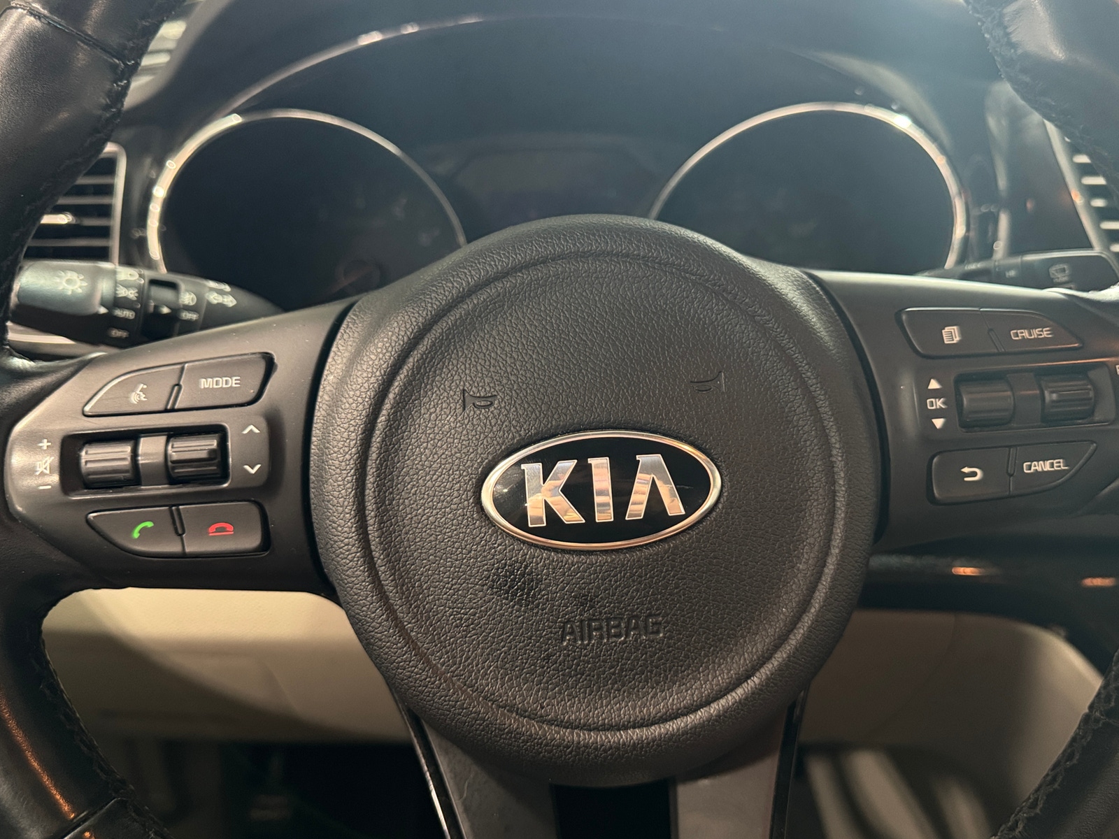 Thumbnail: 2018 Kia Sedona - 4