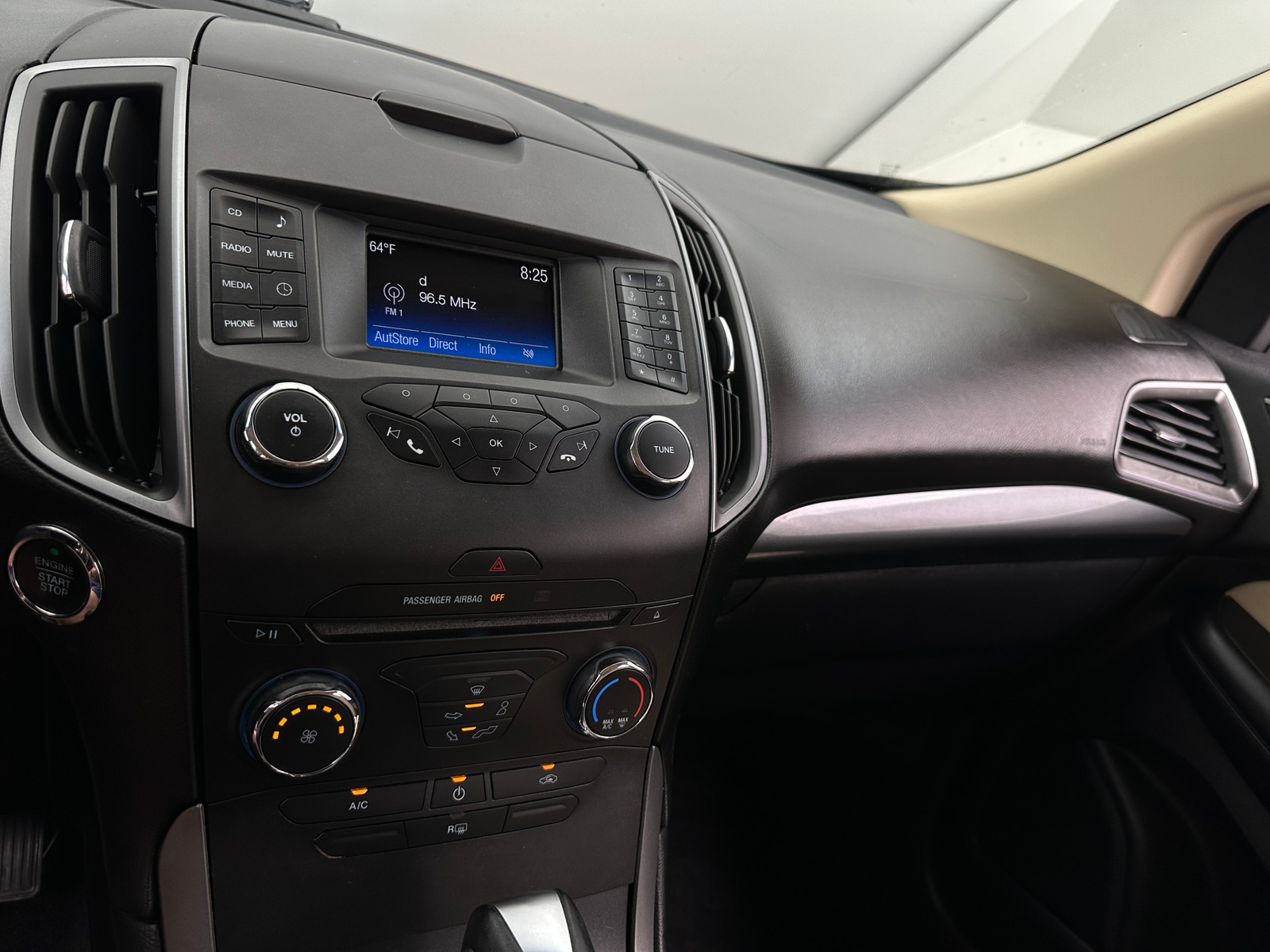 Thumbnail: 2015 Ford Edge - 4