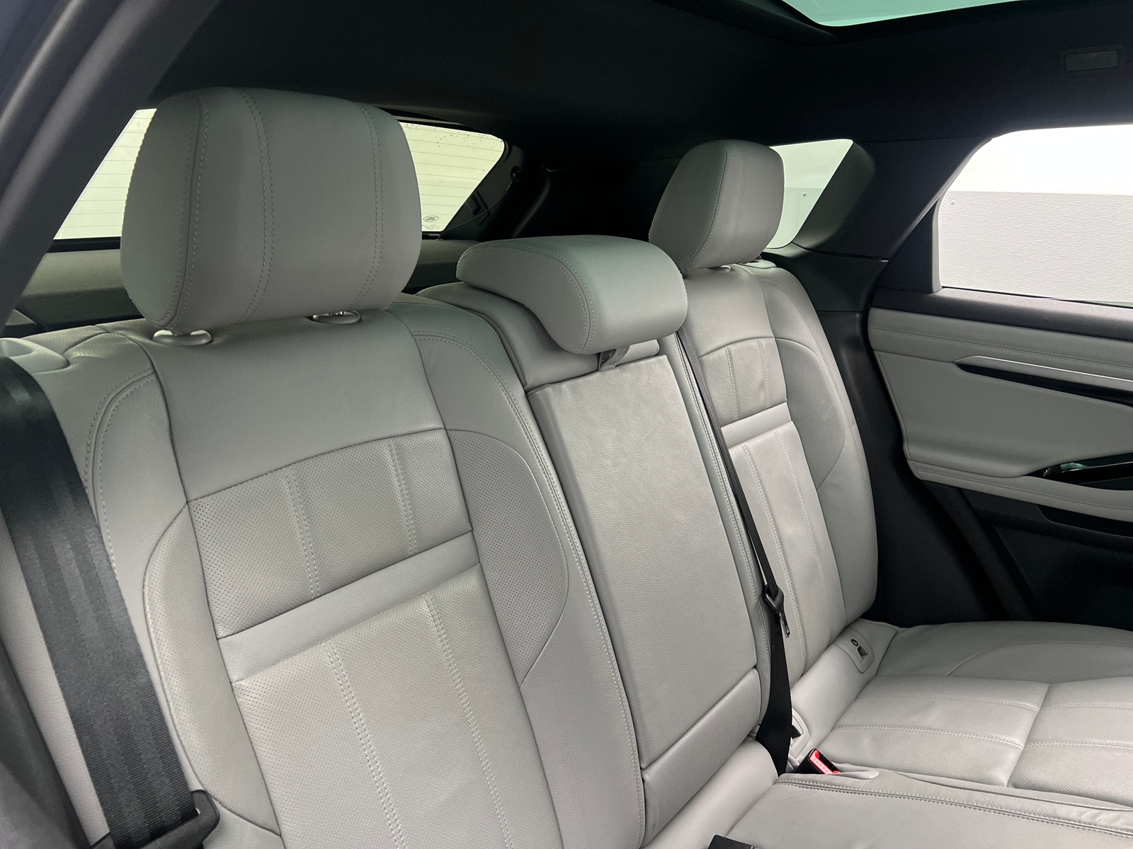 Thumbnail: 2020 Land Rover Range Rover Evoque - 5