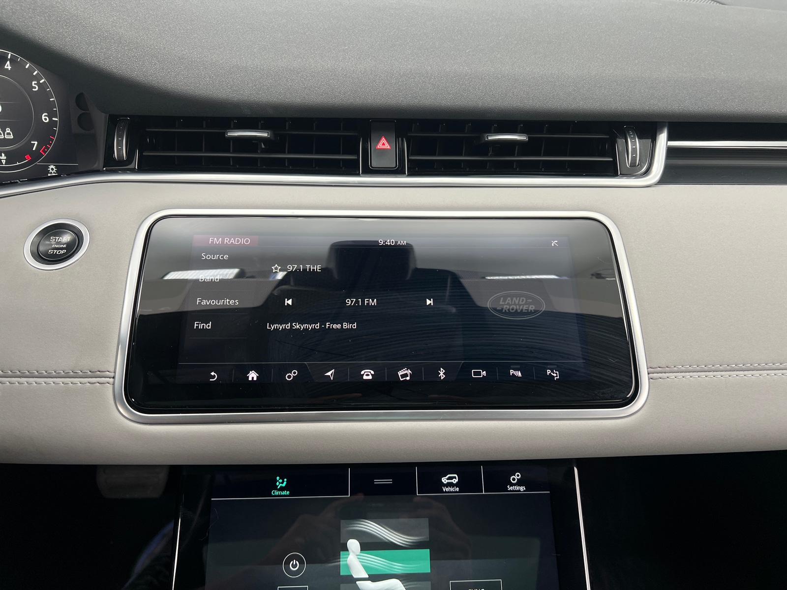 Thumbnail: 2020 Land Rover Range Rover Evoque - 3