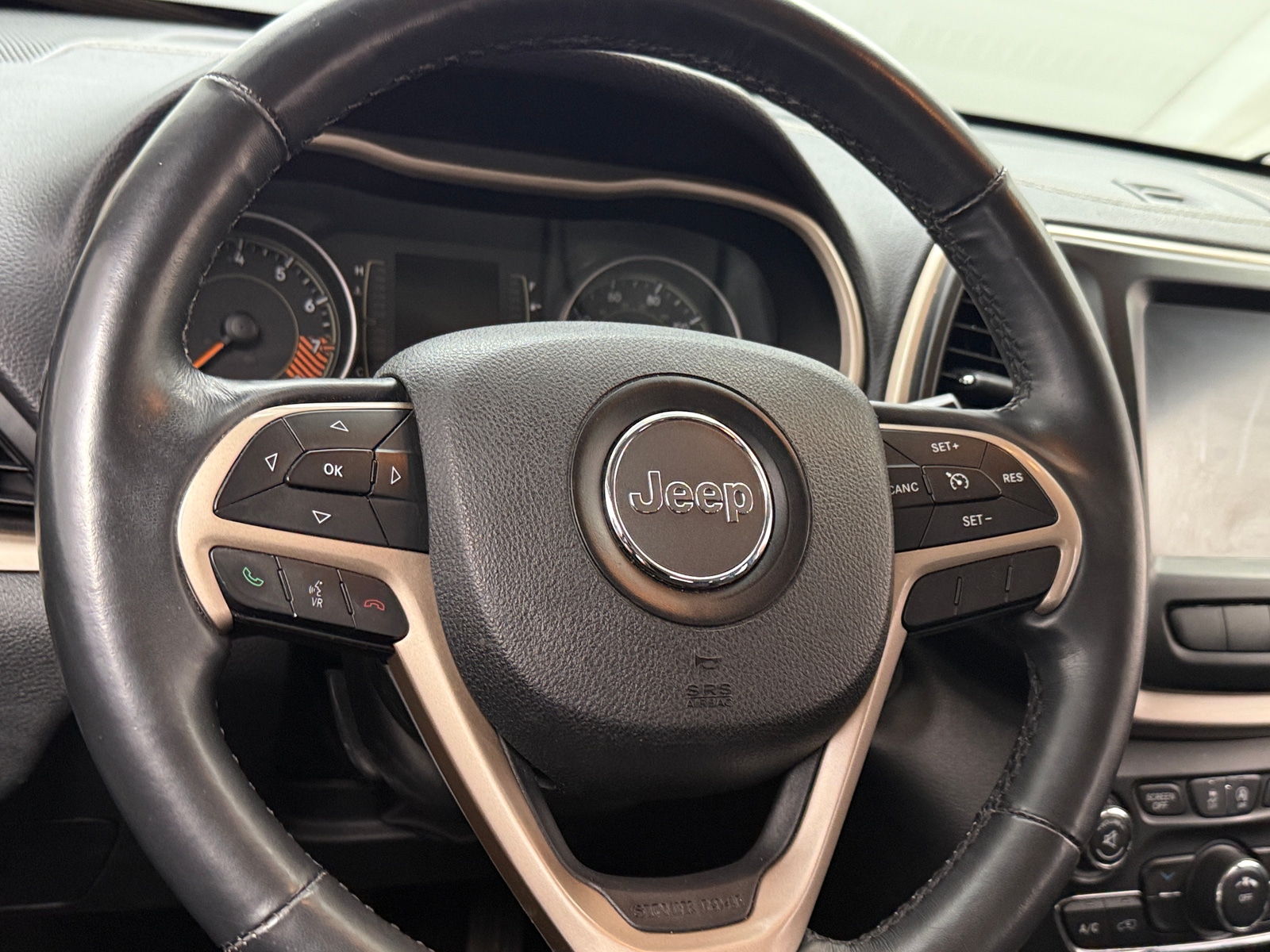 Thumbnail: 2015 Jeep Cherokee - 5