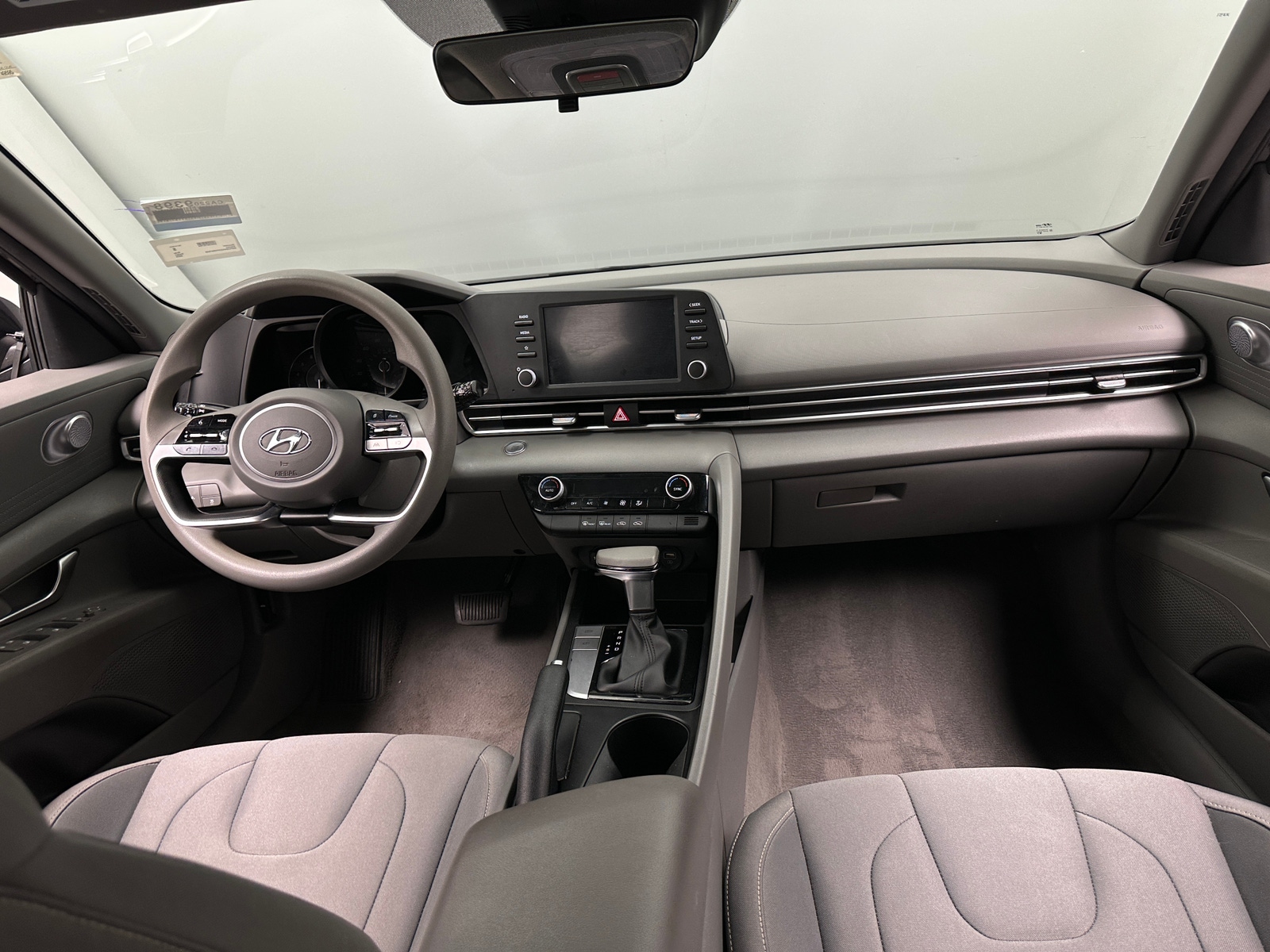 Thumbnail: 2023 Hyundai Elantra - 3