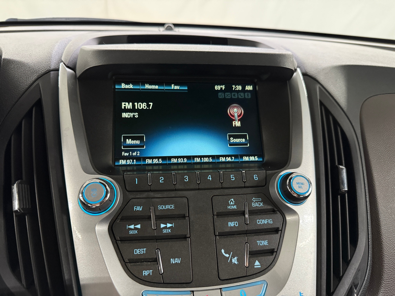 Thumbnail: 2015 Chevrolet Equinox - 3