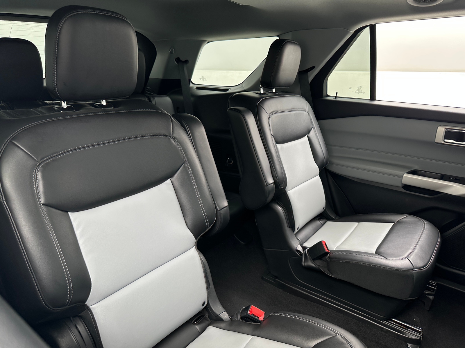 Thumbnail: 2022 Ford Explorer - 5