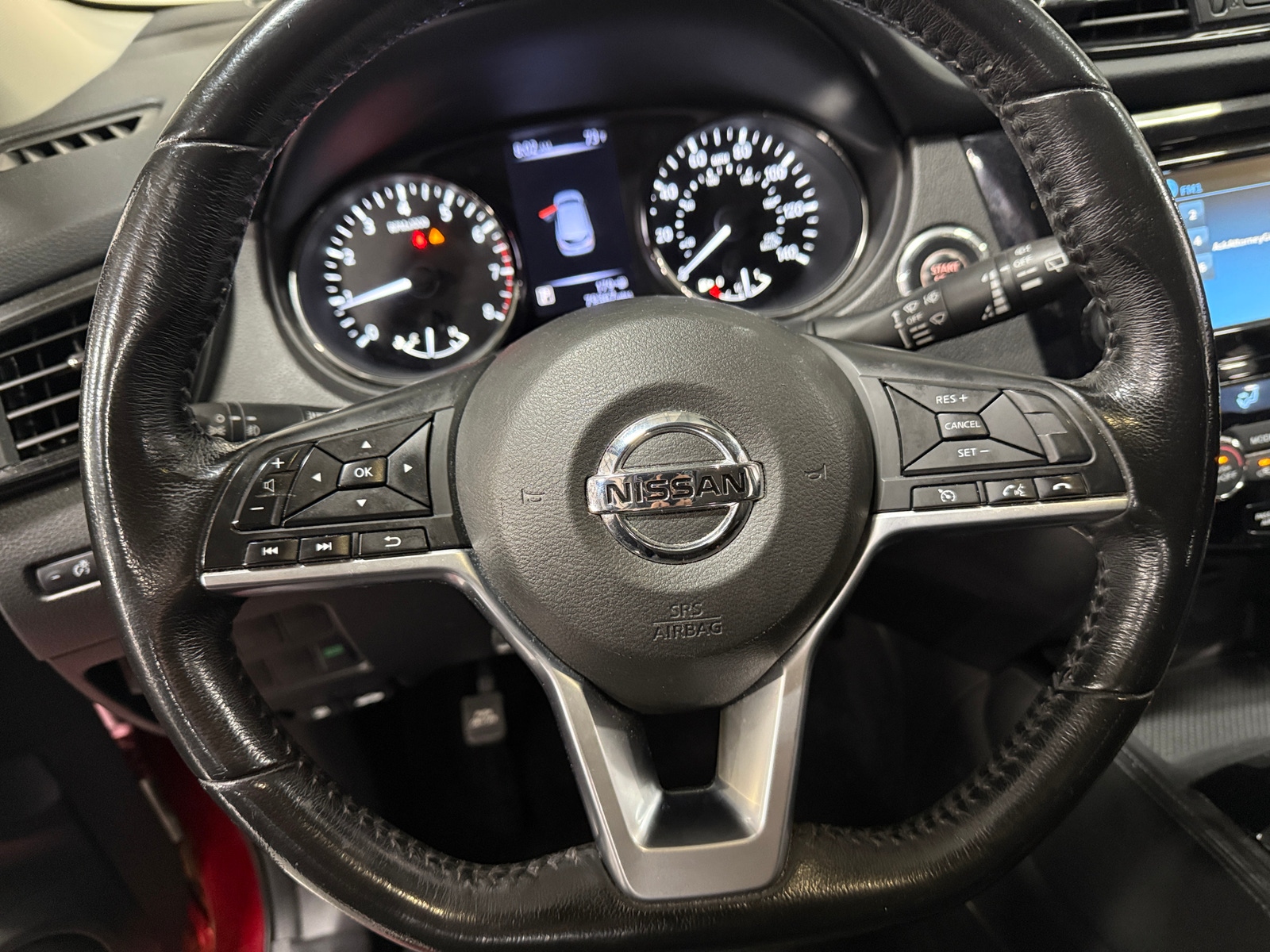 Thumbnail: 2017 Nissan Rogue Sport - 4