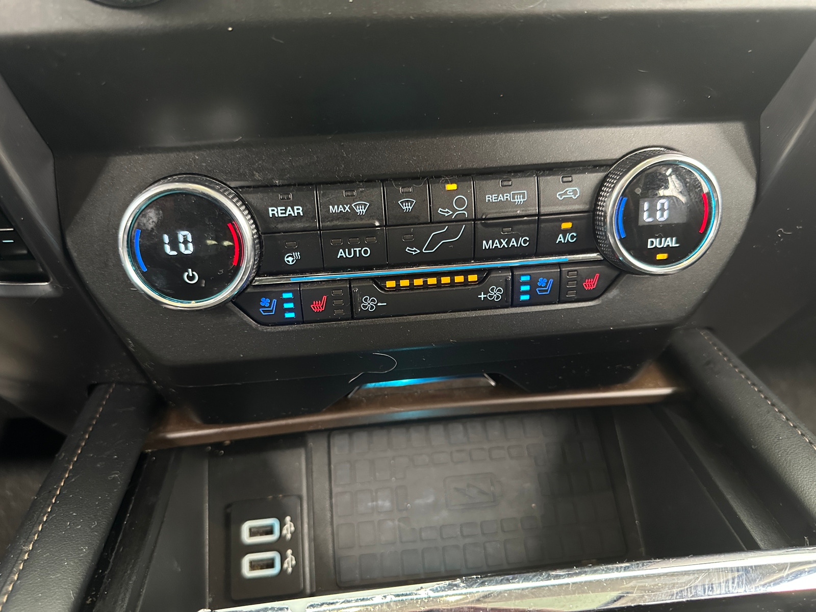 Thumbnail: 2019 Ford Expedition - 3