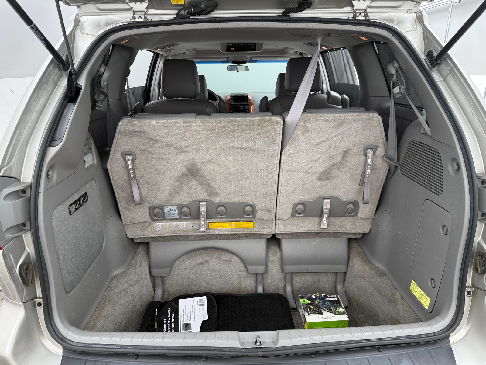 Thumbnail: 2010 Toyota Sienna - 7