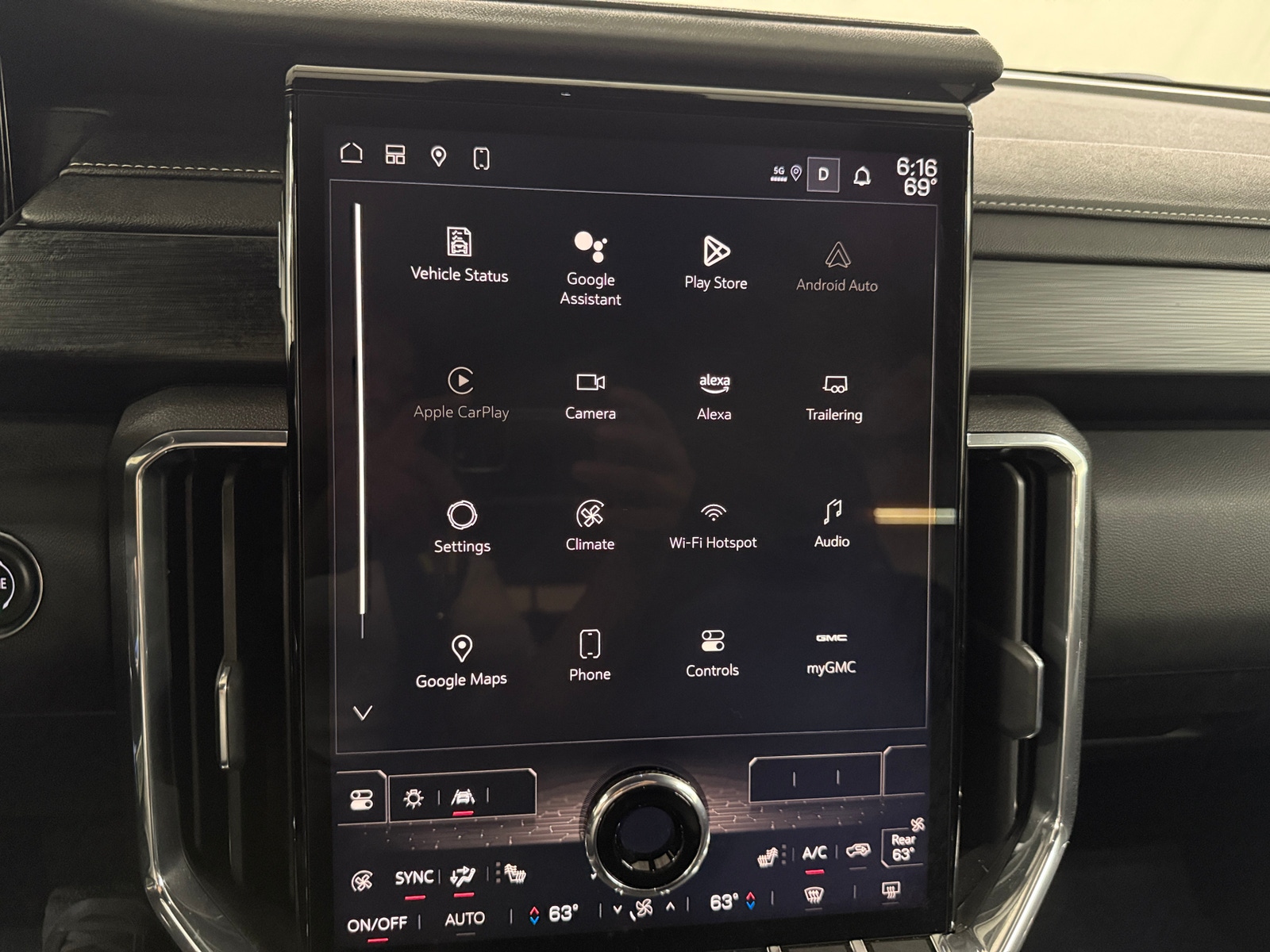 Thumbnail: 2025 GMC Acadia - 4