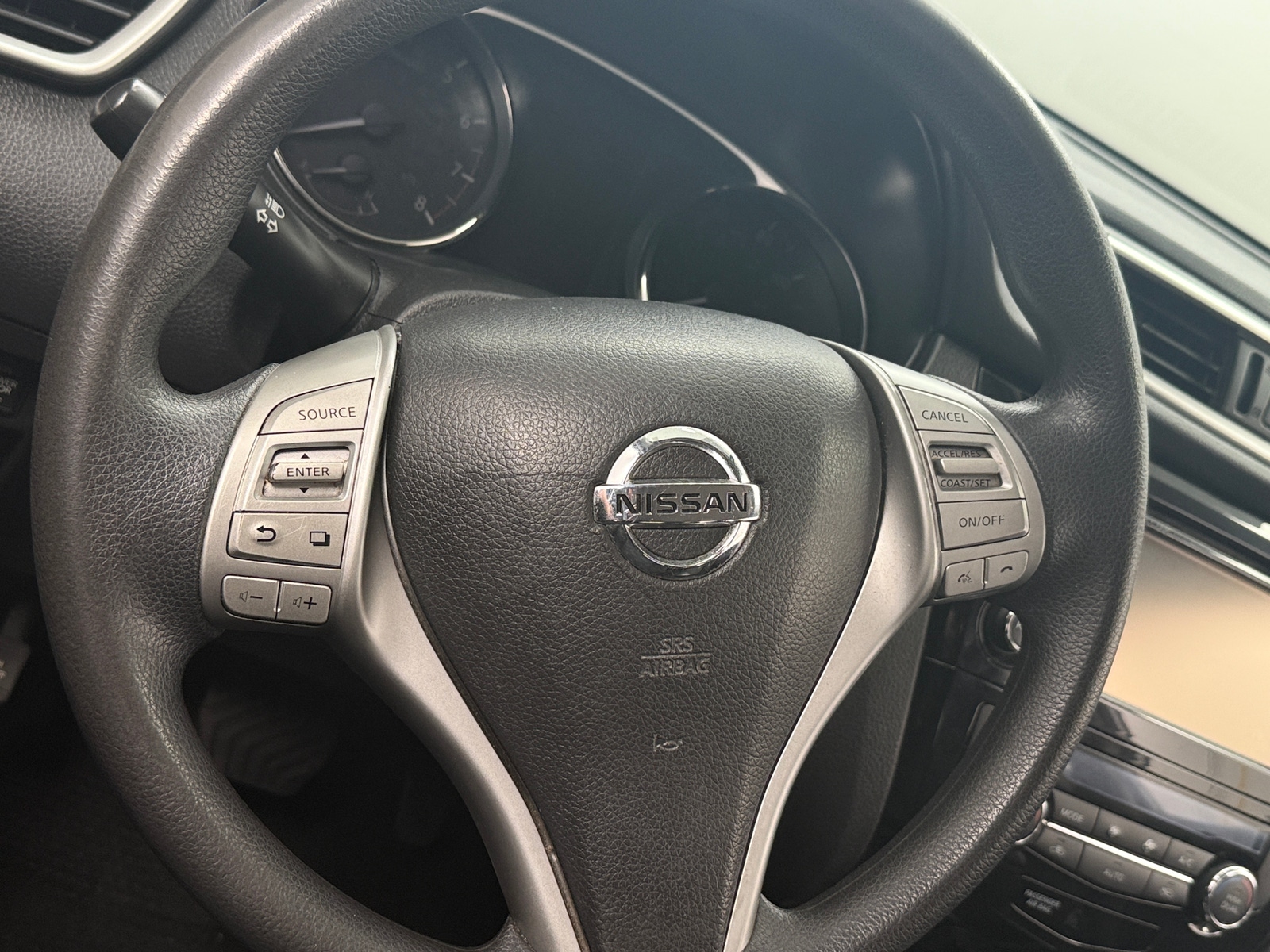 Thumbnail: 2016 Nissan Rogue - 5
