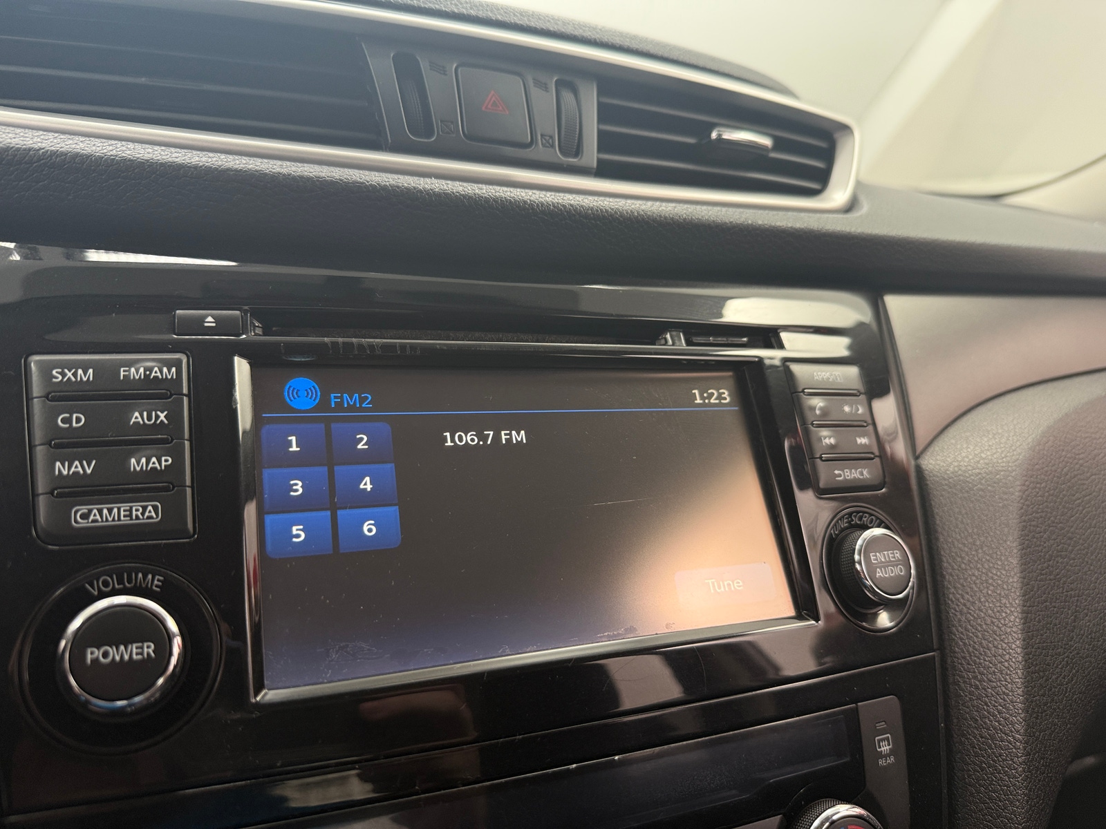 Thumbnail: 2016 Nissan Rogue - 4