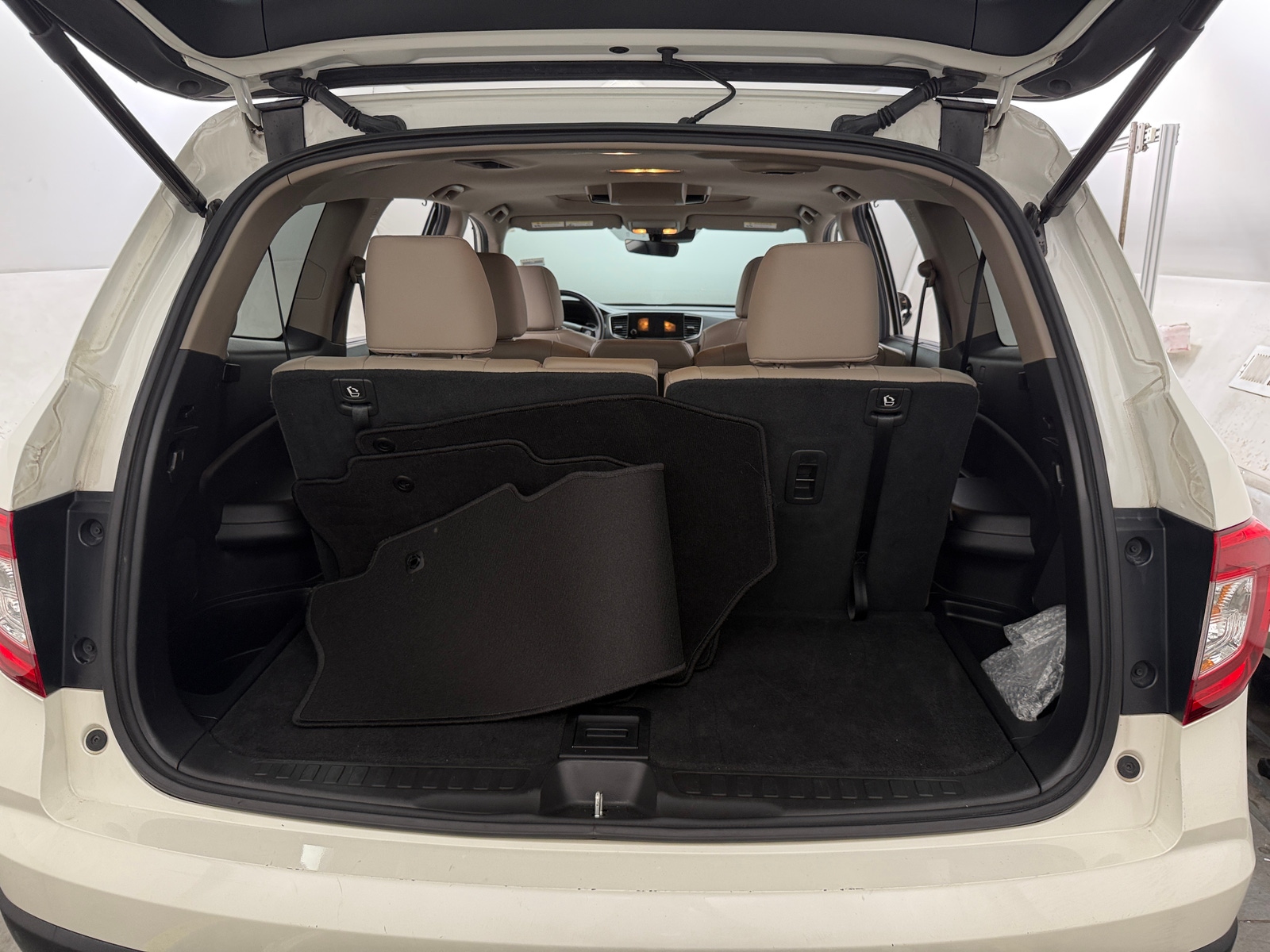 Thumbnail: 2019 Honda Pilot - 6