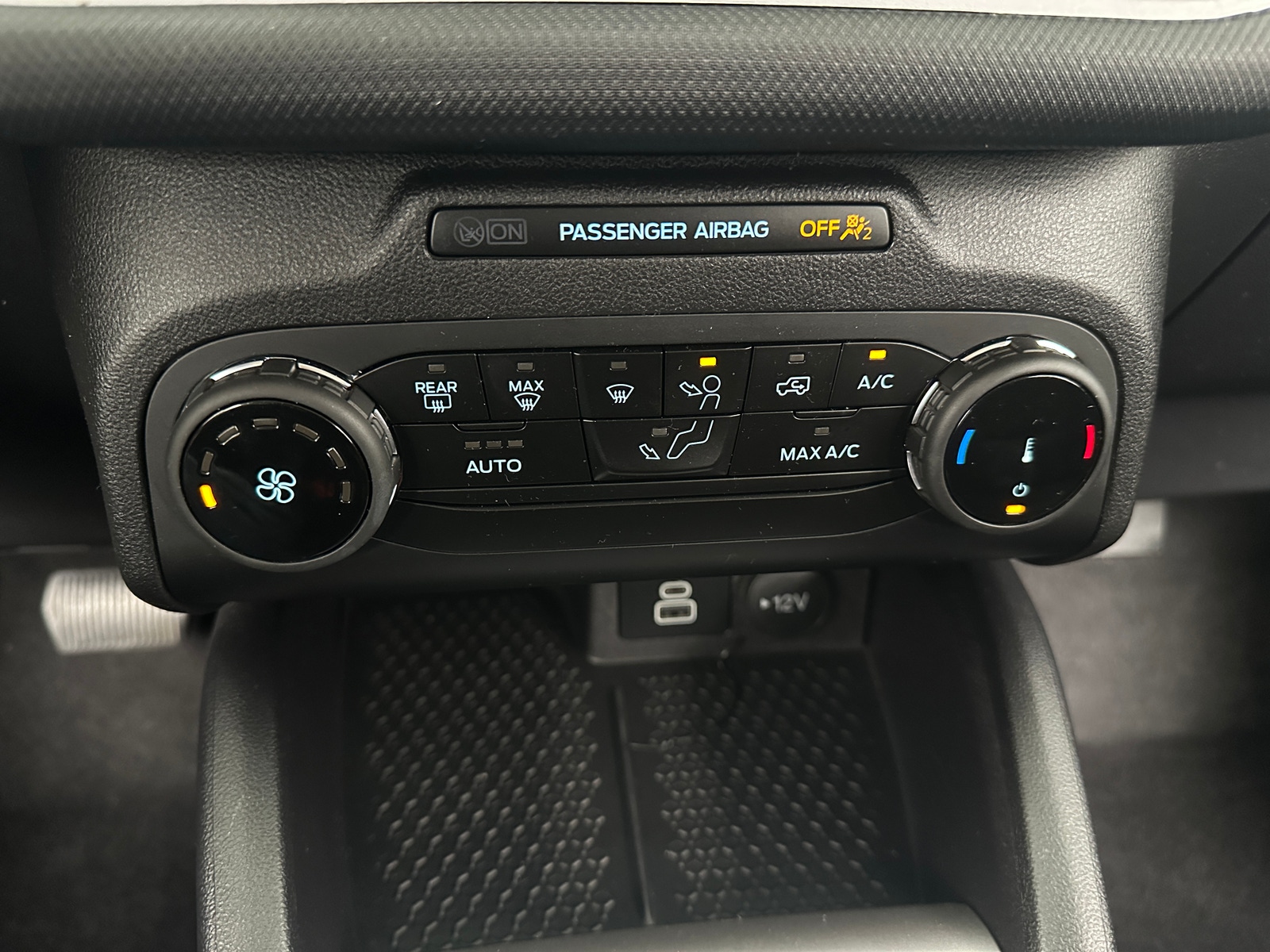 Thumbnail: 2024 Ford Bronco Sport - 4