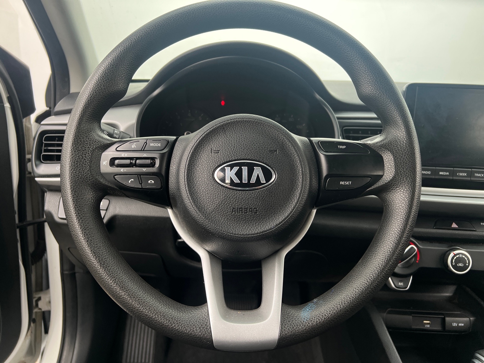 Thumbnail: 2021 Kia Rio - 5