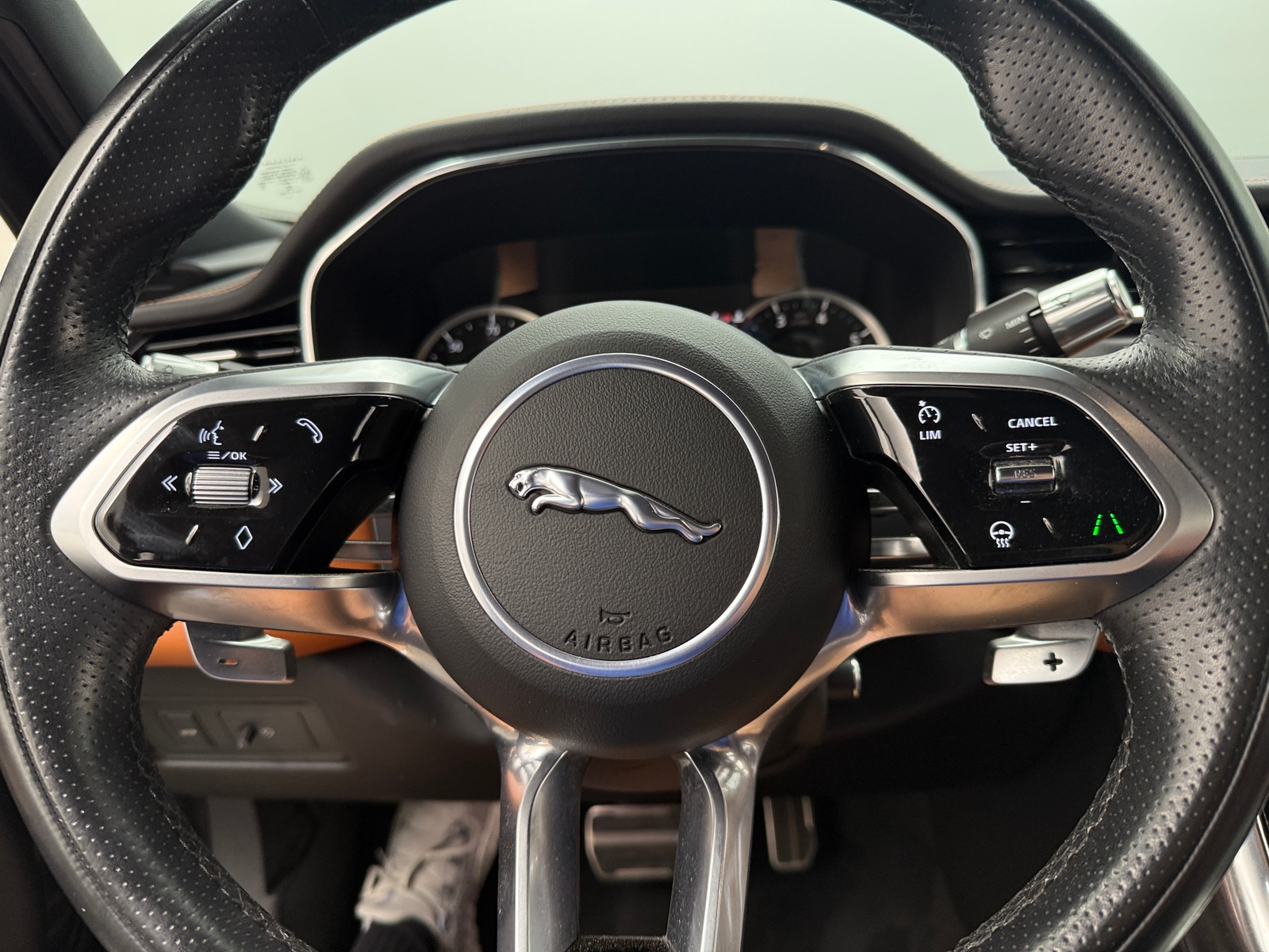 Thumbnail: 2022 Jaguar XF - 4