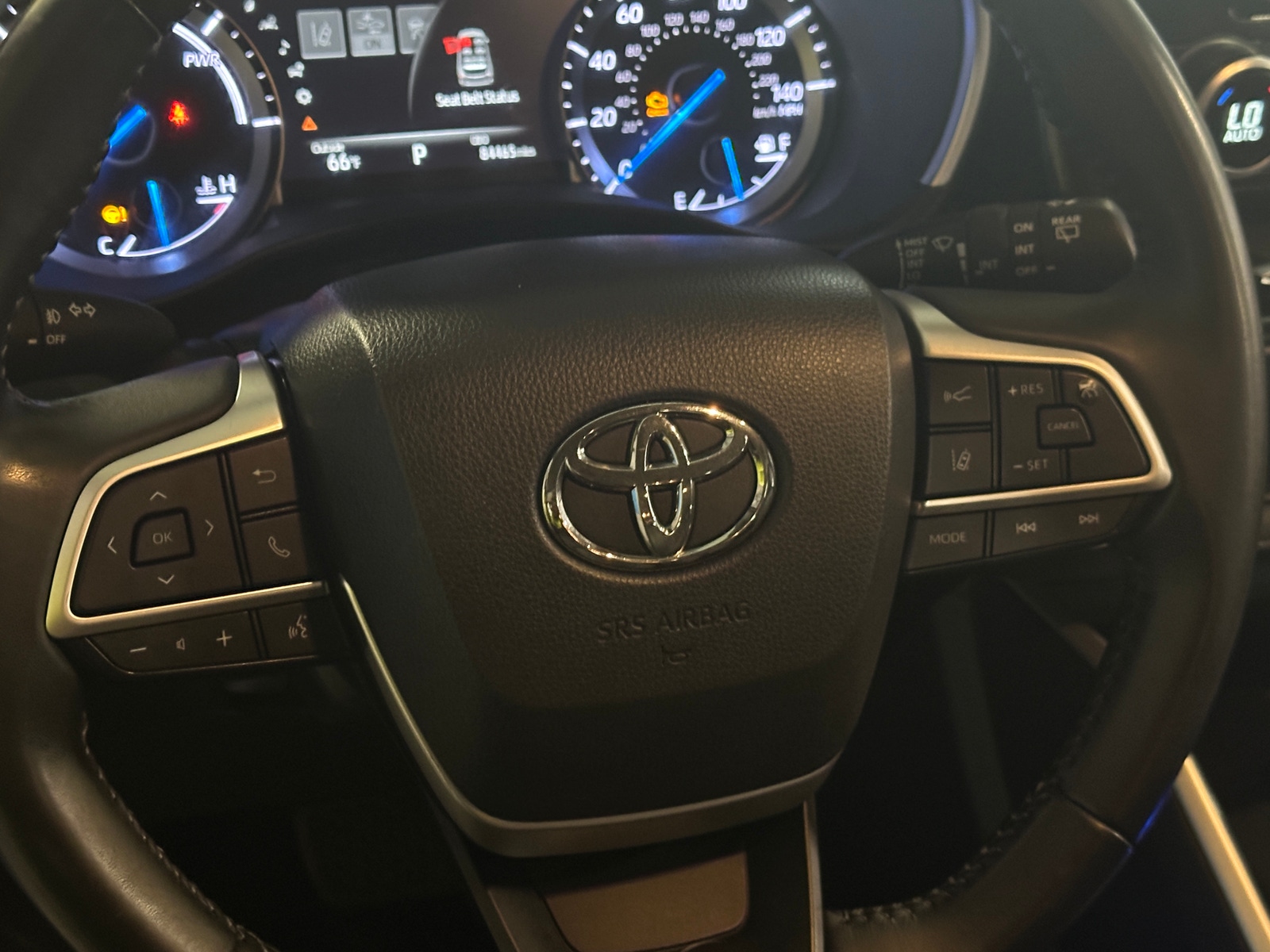 Thumbnail: 2022 Toyota Highlander - 4