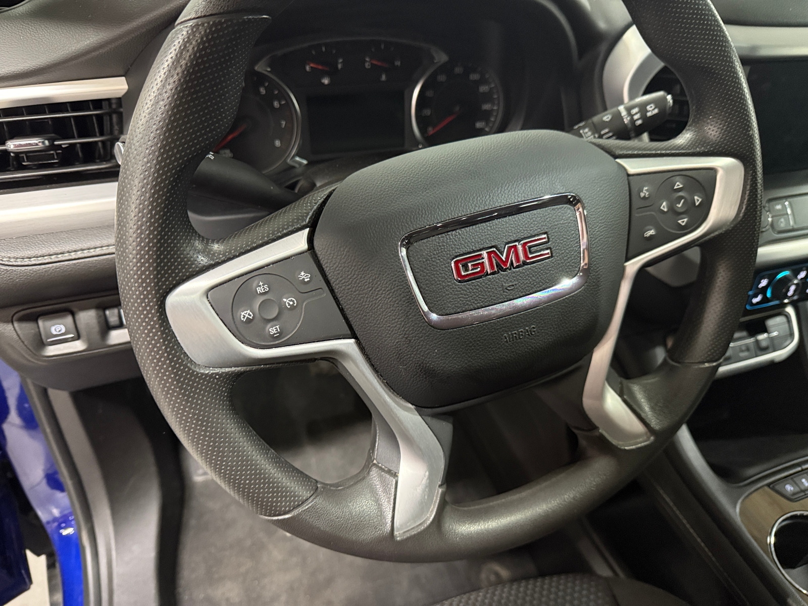Thumbnail: 2023 GMC Acadia - 5