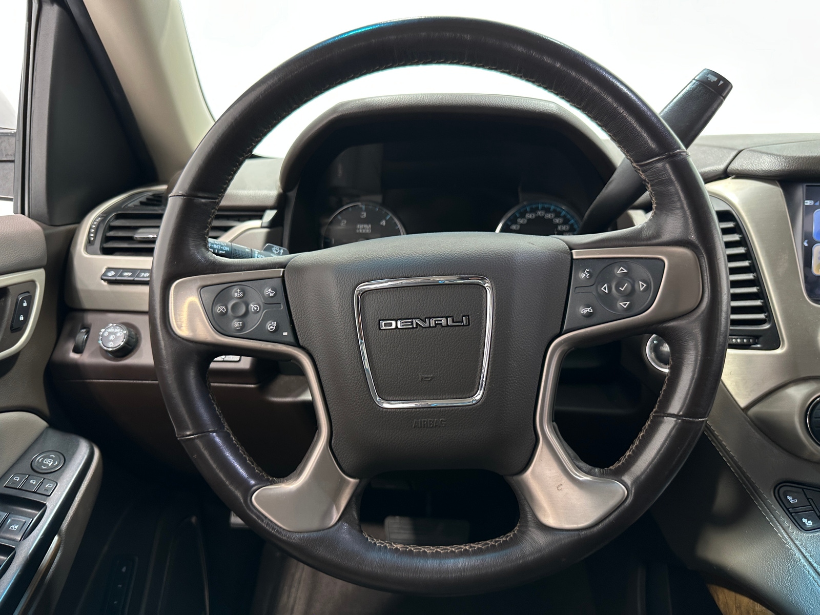 Thumbnail: 2020 GMC Yukon XL - 4