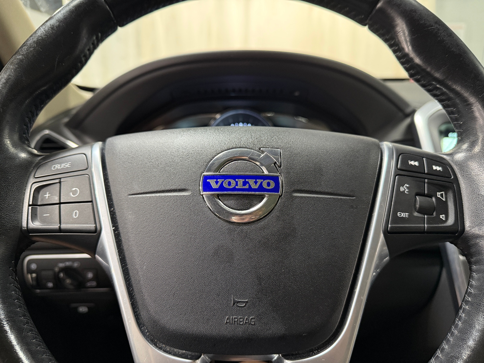 Thumbnail: 2016 Volvo XC60 - 4