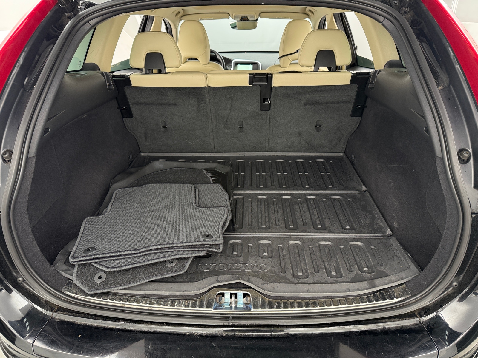Thumbnail: 2016 Volvo XC60 - 6