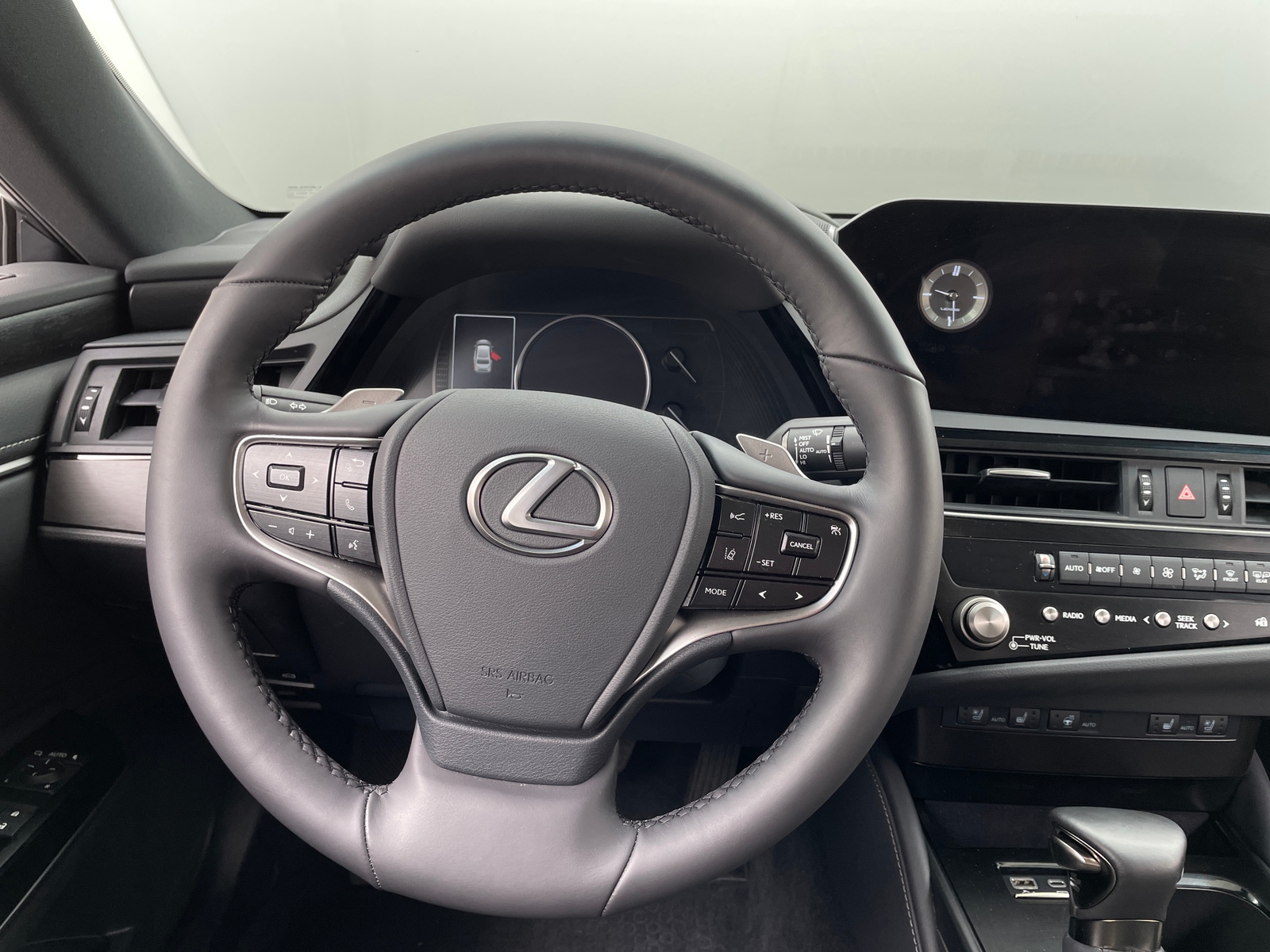 Thumbnail: 2024 Lexus ES - 4