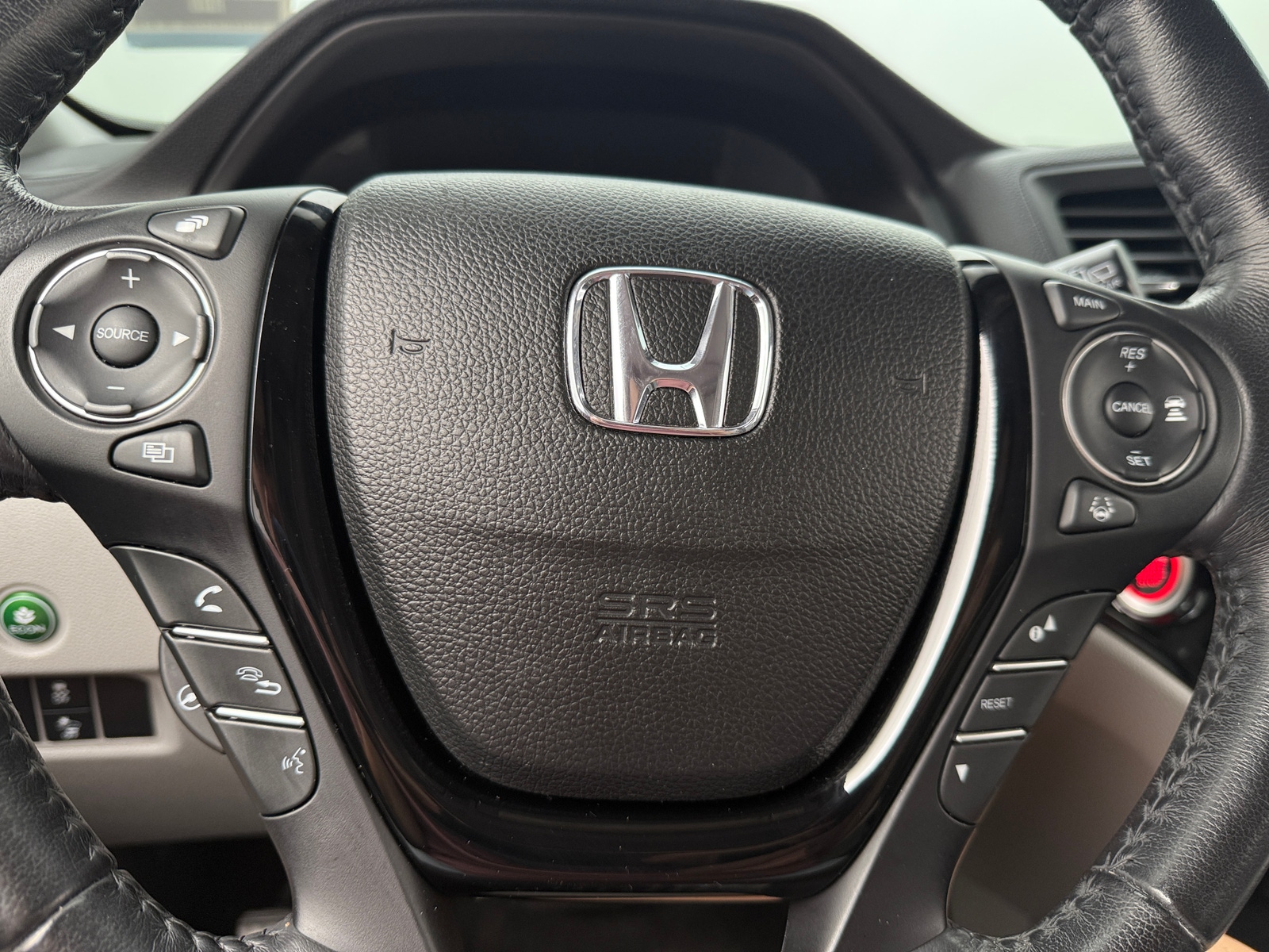 Thumbnail: 2017 Honda Pilot - 4