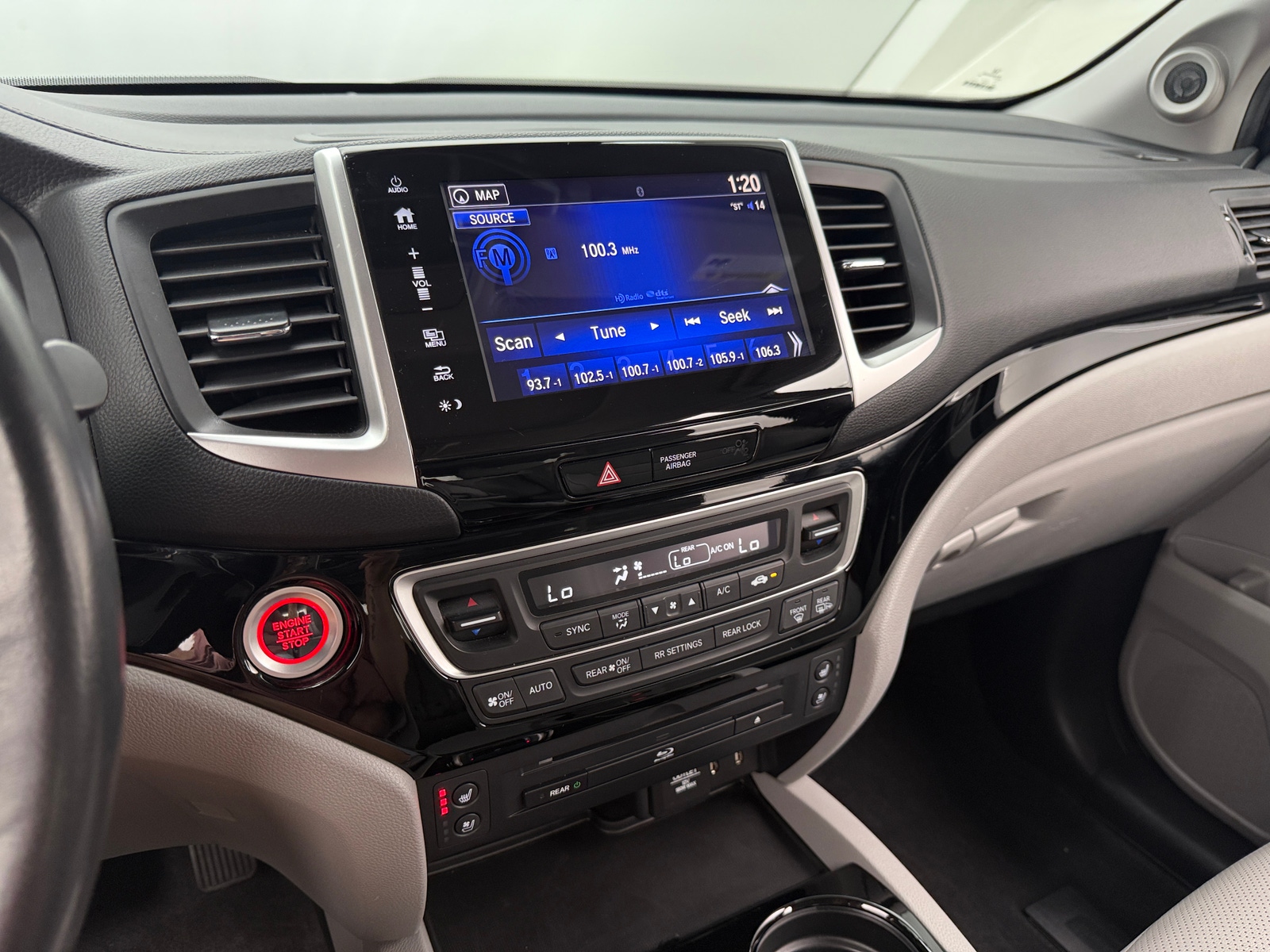 Thumbnail: 2017 Honda Pilot - 3