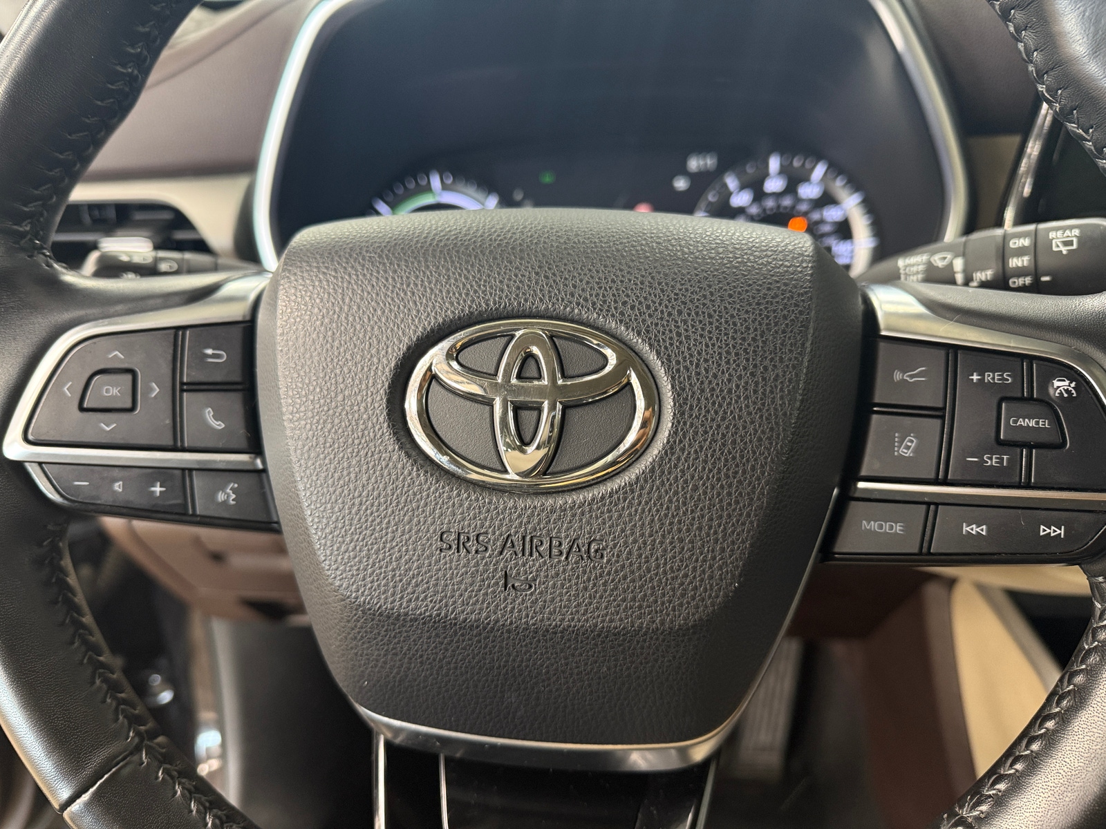 Thumbnail: 2021 Toyota Highlander - 4
