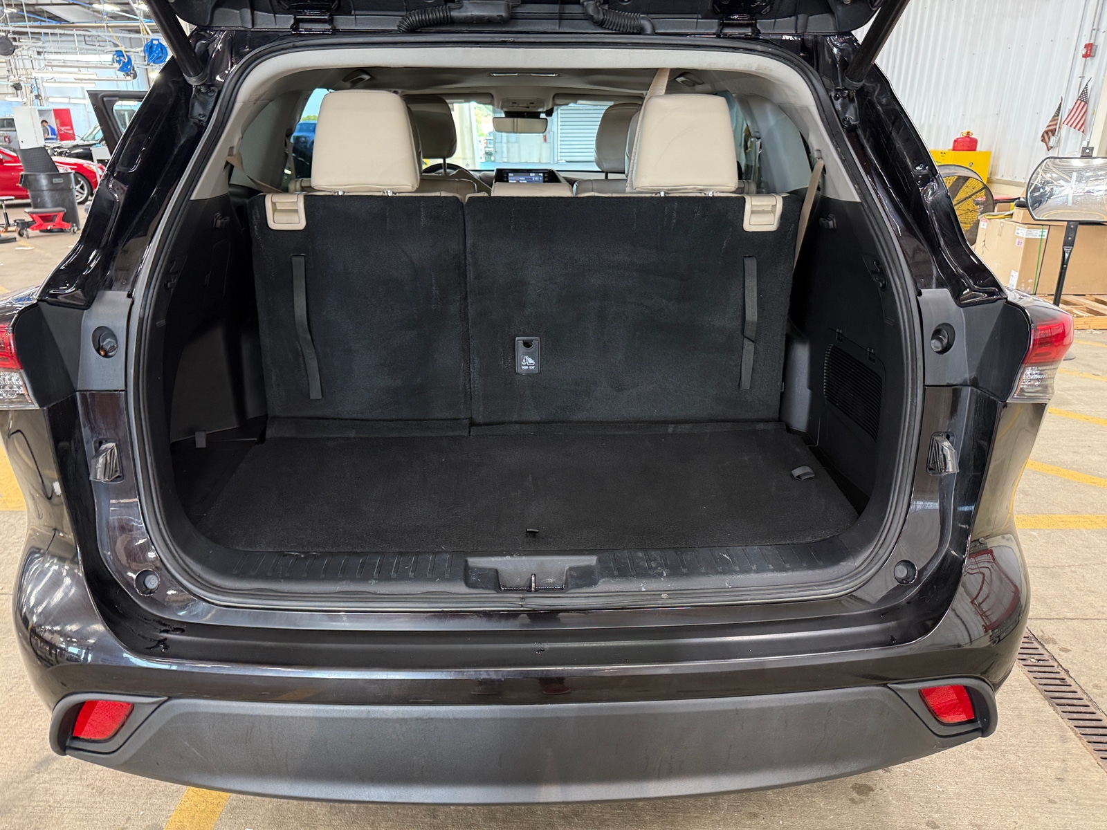 Thumbnail: 2021 Toyota Highlander - 6