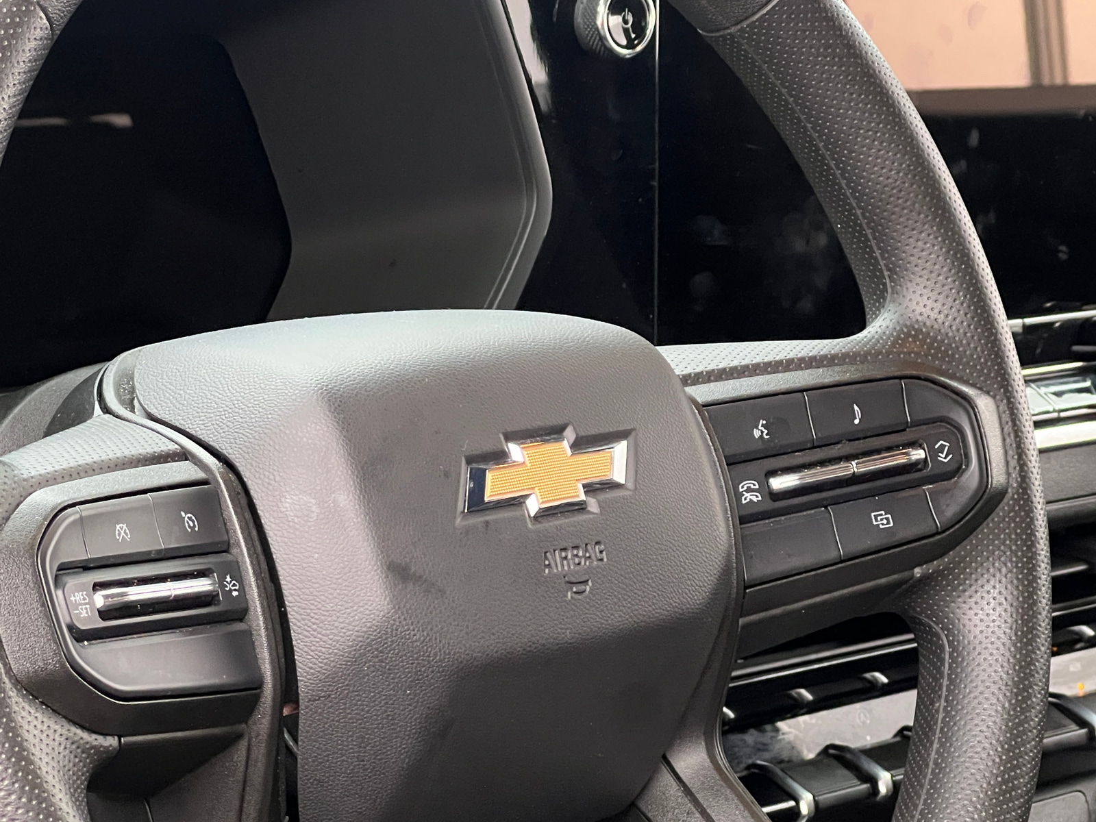 Thumbnail: 2024 Chevrolet Colorado - 5