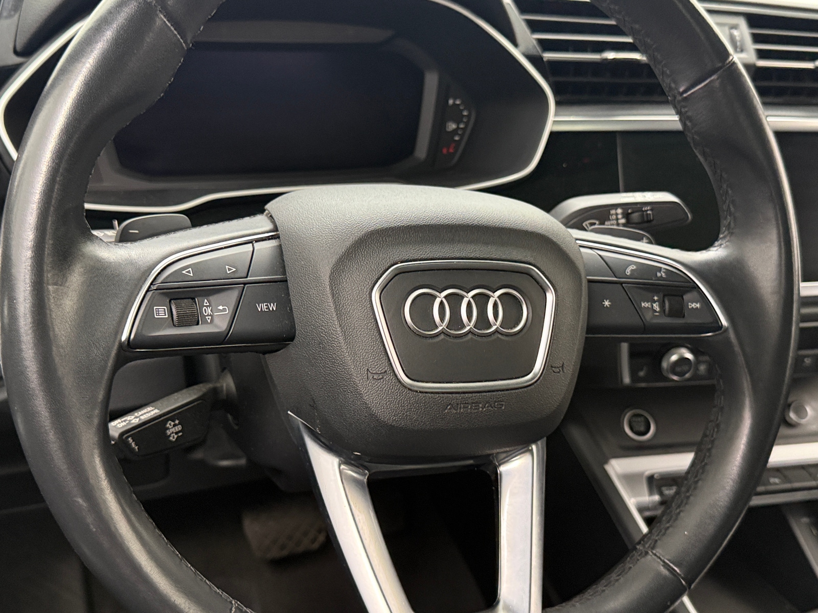 Thumbnail: 2023 Audi Q3 - 4