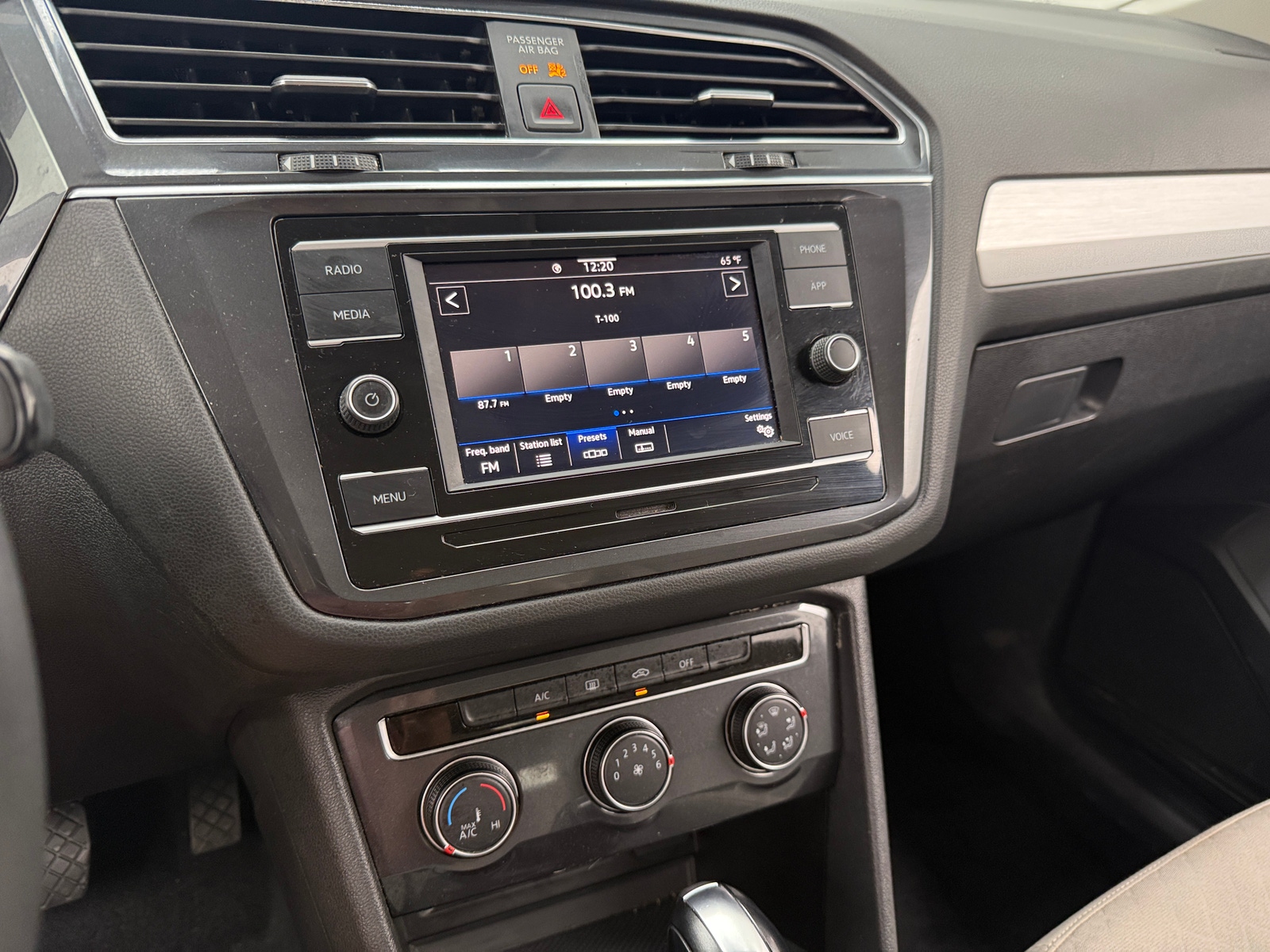 Thumbnail: 2020 Volkswagen Tiguan - 4