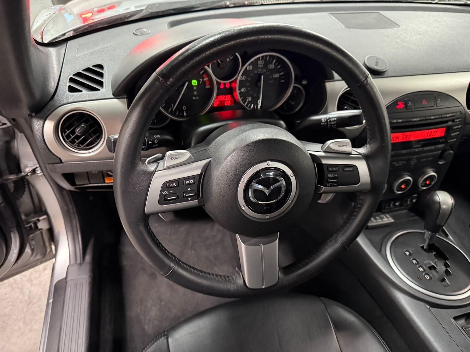 Thumbnail: 2010 Mazda MX-5 Miata - 4