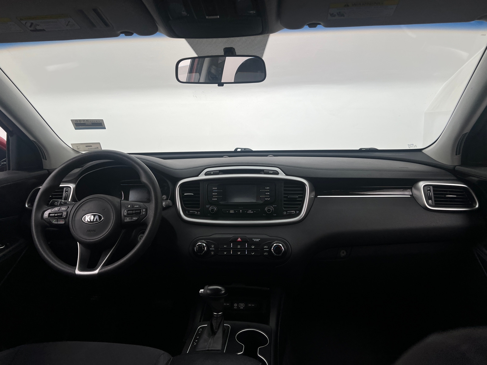 Thumbnail: 2017 Kia Sorento - 3