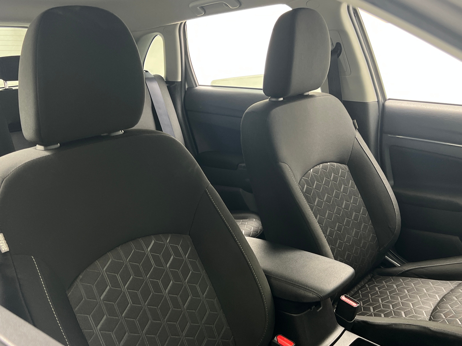 Thumbnail: 2023 Mitsubishi Outlander Sport - 2