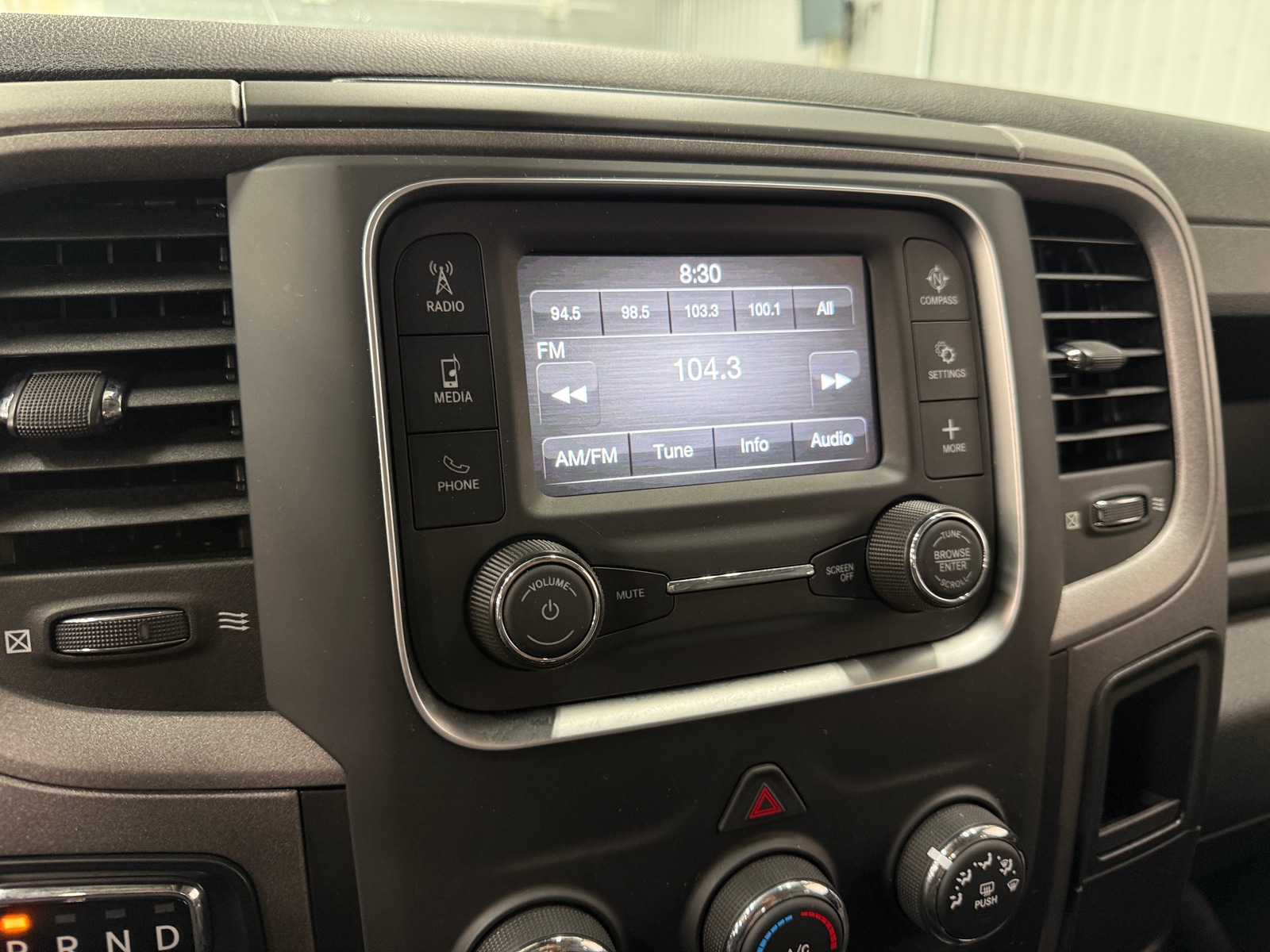 Thumbnail: 2022 RAM 1500 Classic - 3