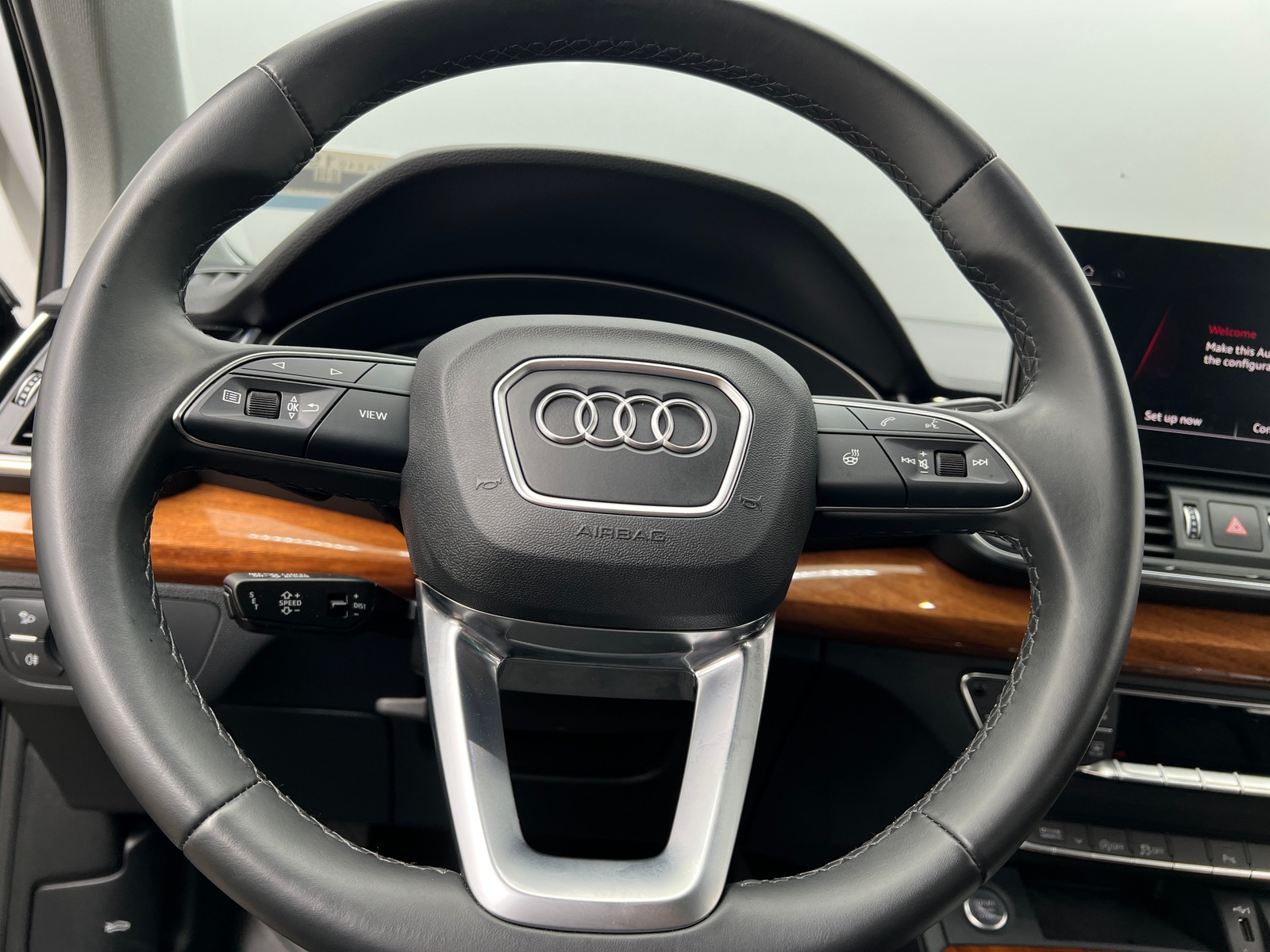 Thumbnail: 2023 Audi Q5 - 4