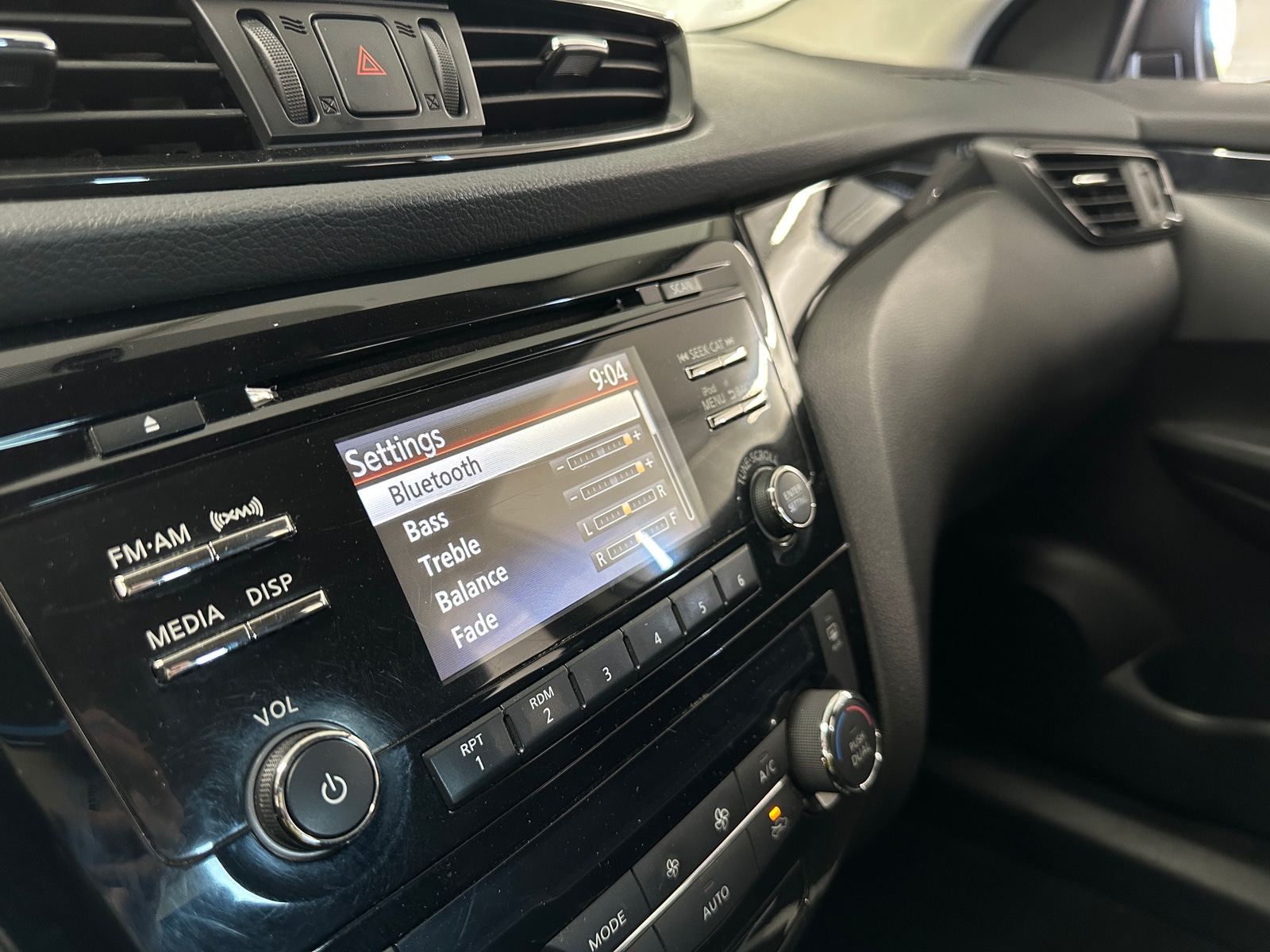 Thumbnail: 2017 Nissan Rogue Sport - 4
