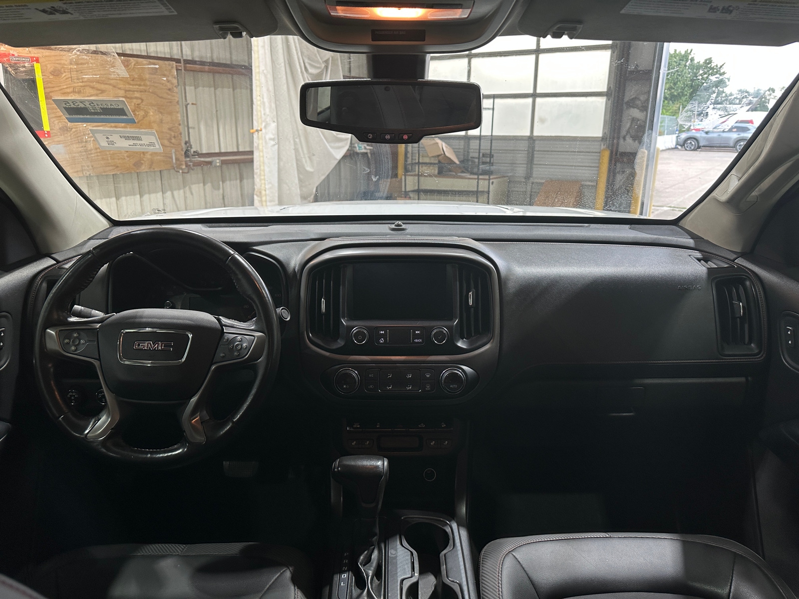 Thumbnail: 2019 GMC Canyon - 3