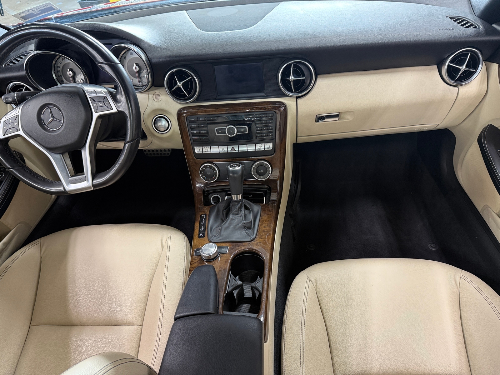 Thumbnail: 2015 Mercedes-Benz SLK - 2