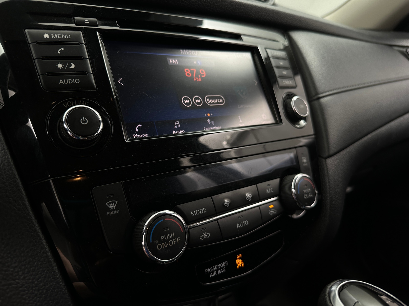 Thumbnail: 2019 Nissan Rogue - 4