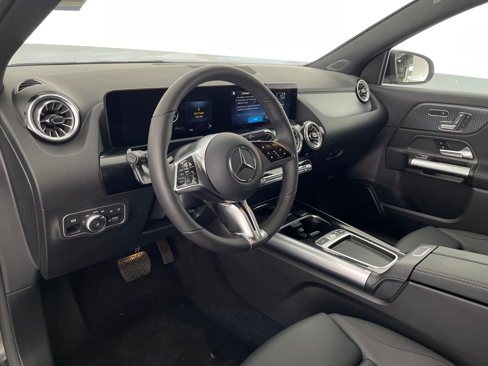 Thumbnail: 2025 Mercedes-Benz GLA - 2