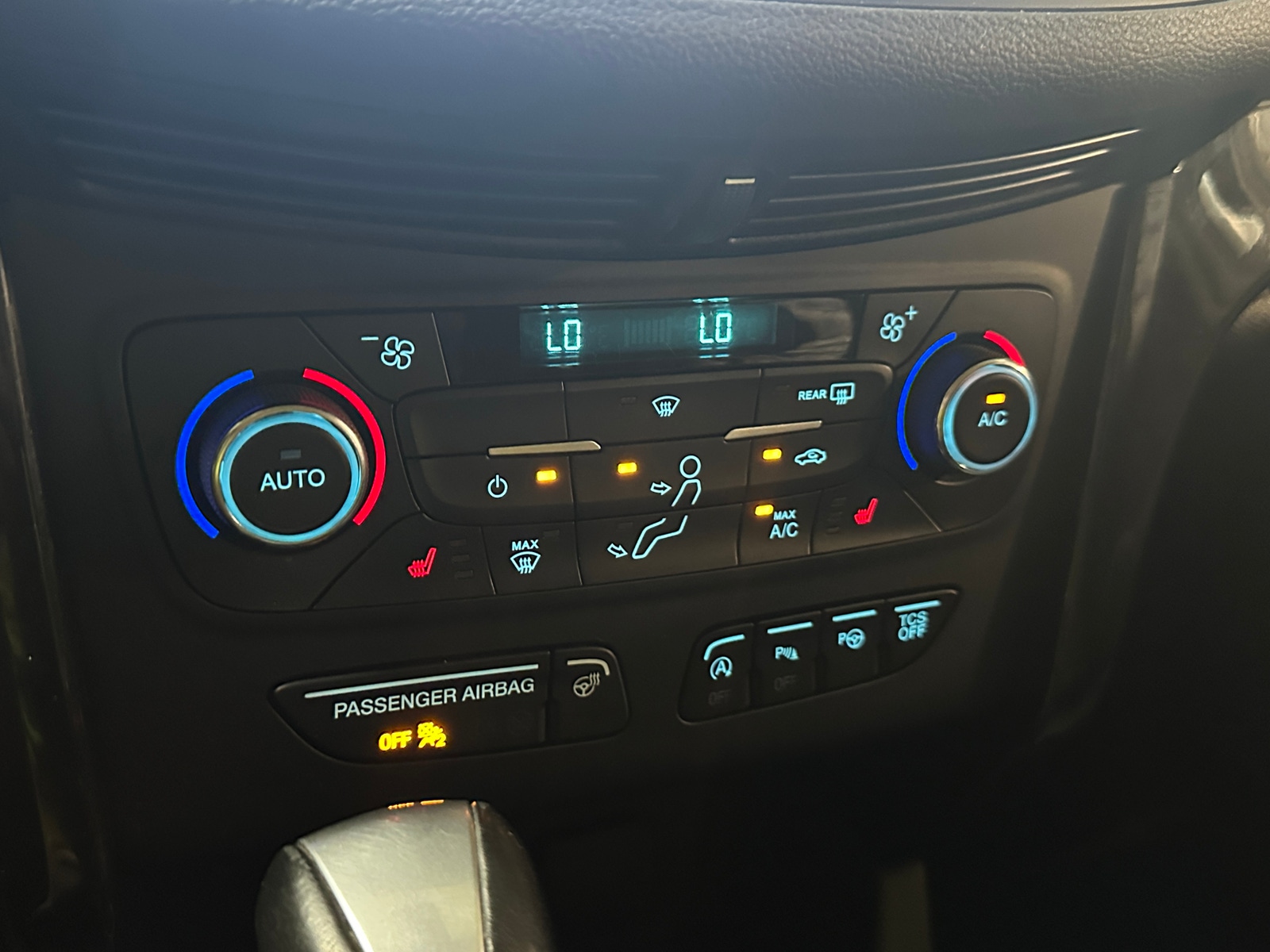 Thumbnail: 2017 Ford Escape - 3