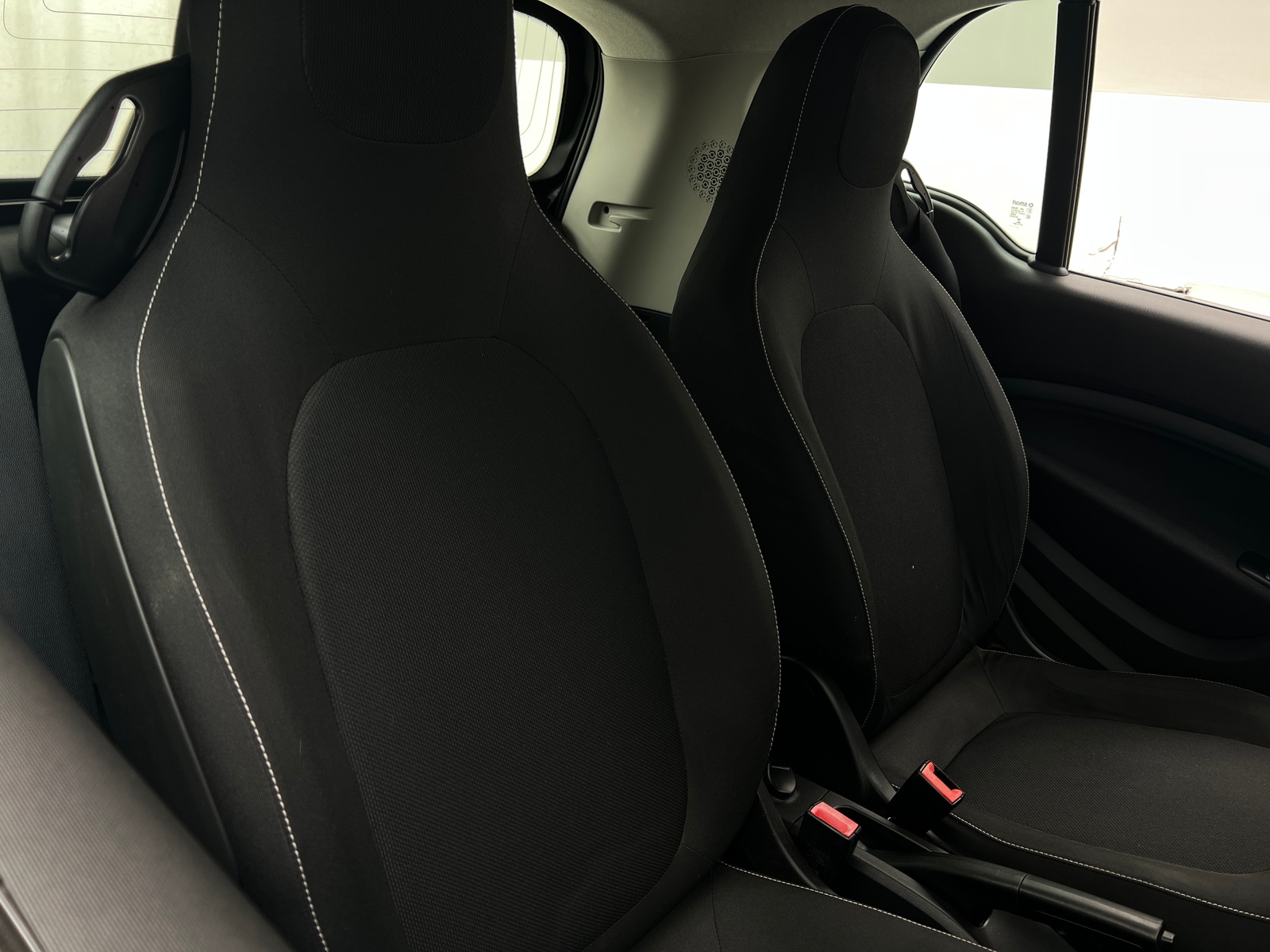 Thumbnail: 2016 smart fortwo - 2